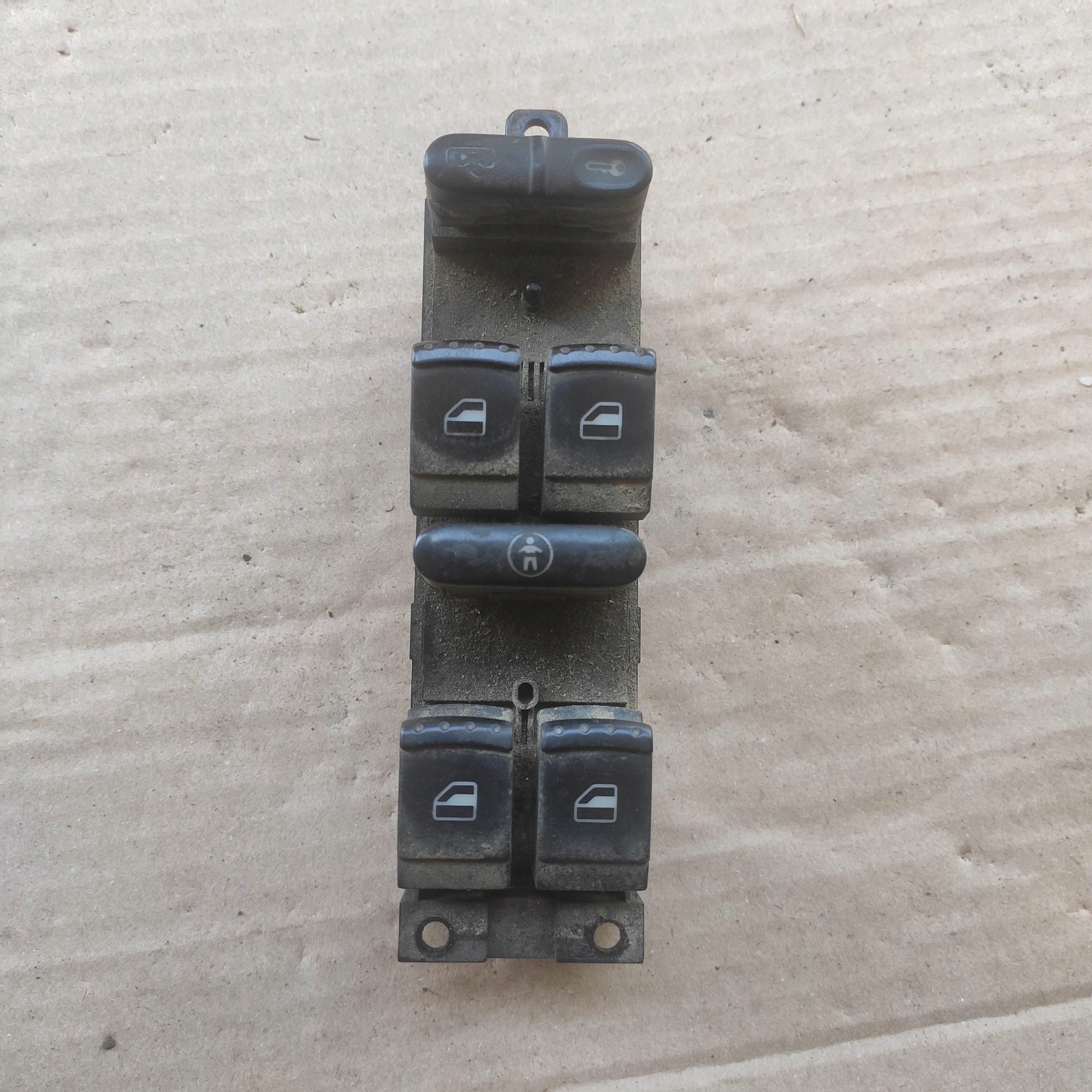 switch lifting of the window VOLKSWAGEN GOLF 1J4 9