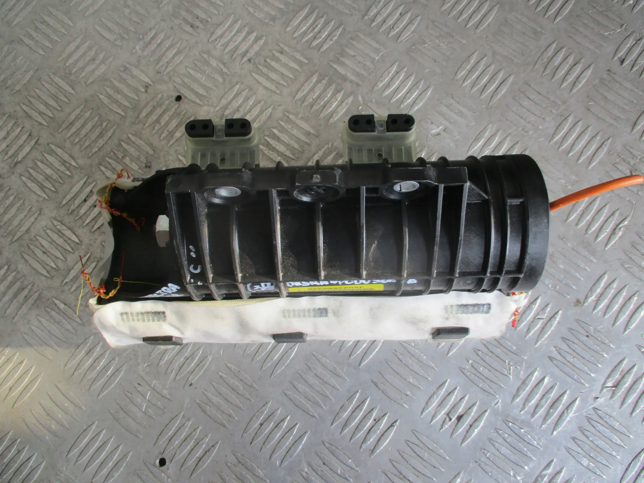 торпеда консоль Подушки opel Vectra C 2.2 b. 02-08 r. HB