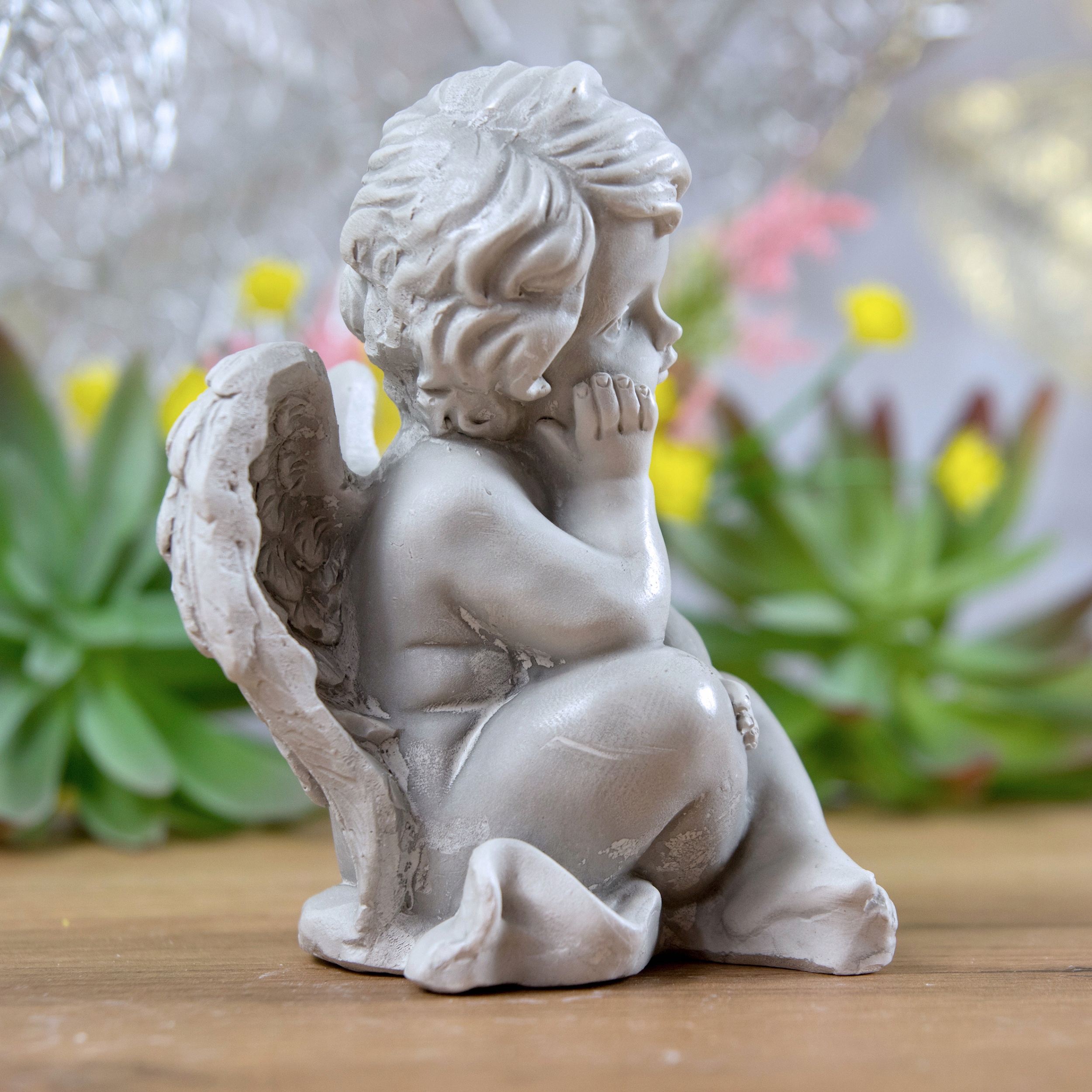 ANIOŁEK SIEDZĄCY prezent dla gości FIGURKA GIPSOWA dekoracja KOMUNIA szary Wysokość produktu 13.5 cm