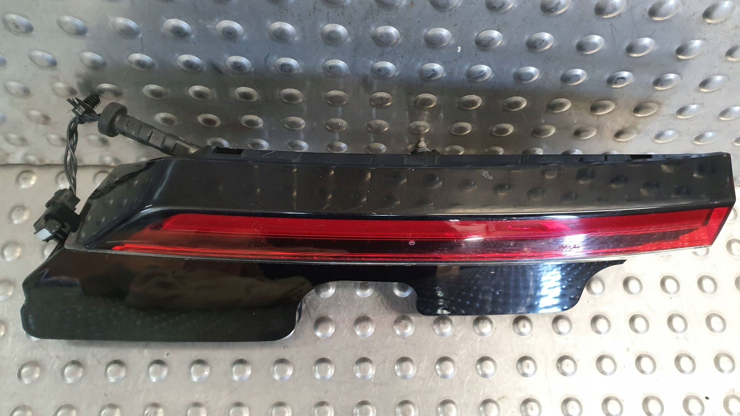 light rear part left VOLVO C40 to the bonnet 21- 32365672