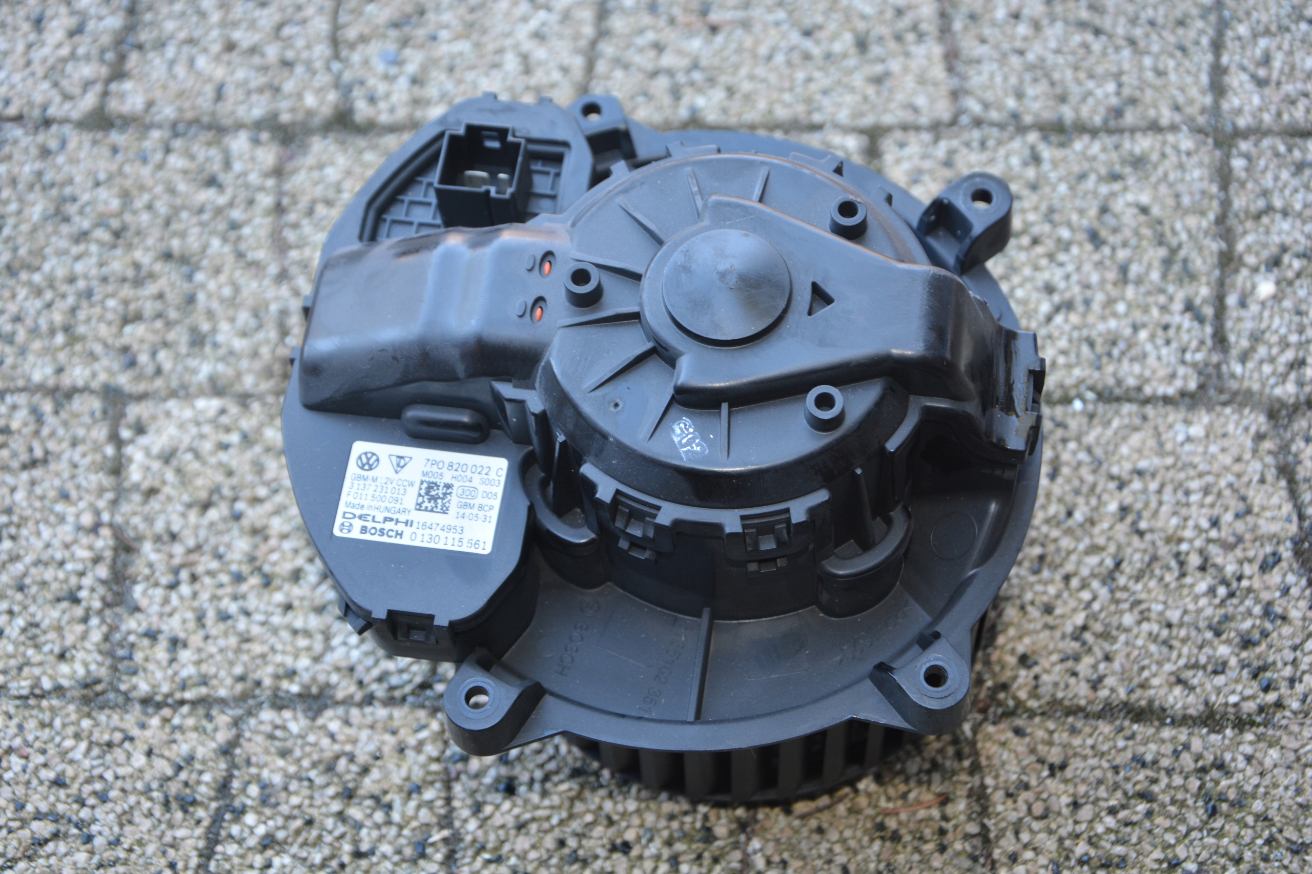 ВЕНТИЛЯТОР ВЕНТИЛЯТОРА VW TOUAREG 7P 7P0820022C