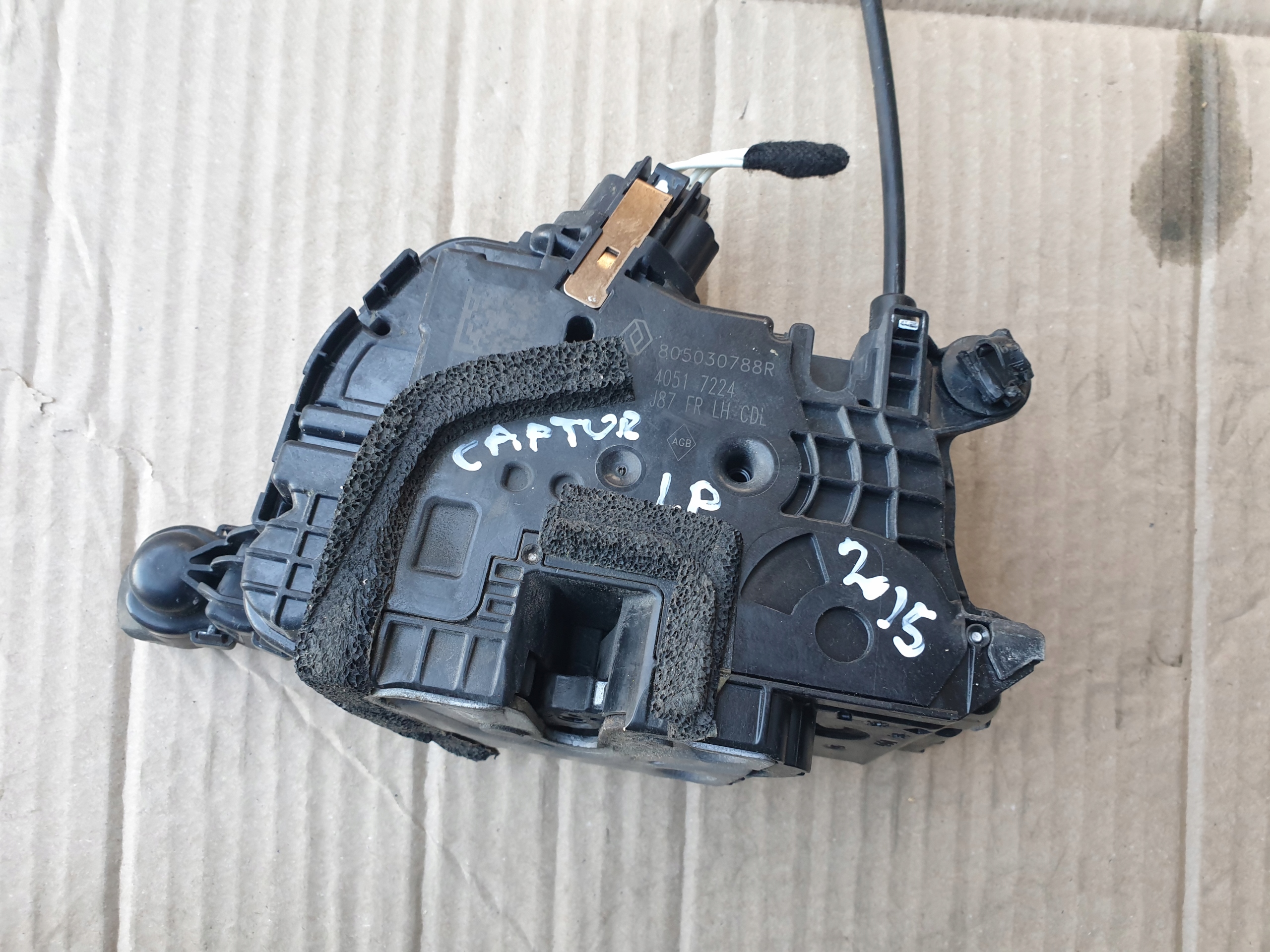 lock door left front RENAULT CAPTUR and 2013- 805030788R
