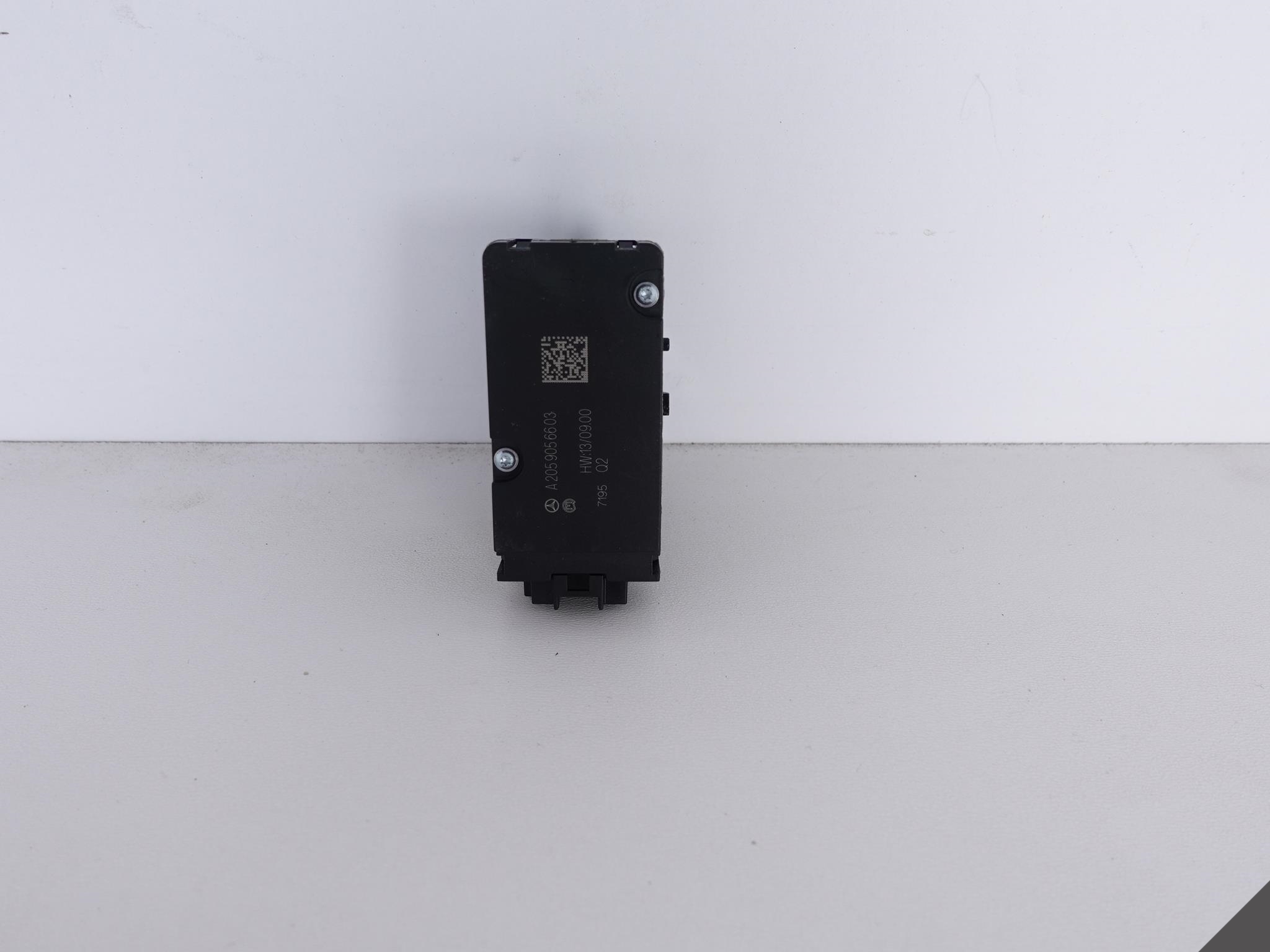MERCEDES C-KLASA W205 button electric brake