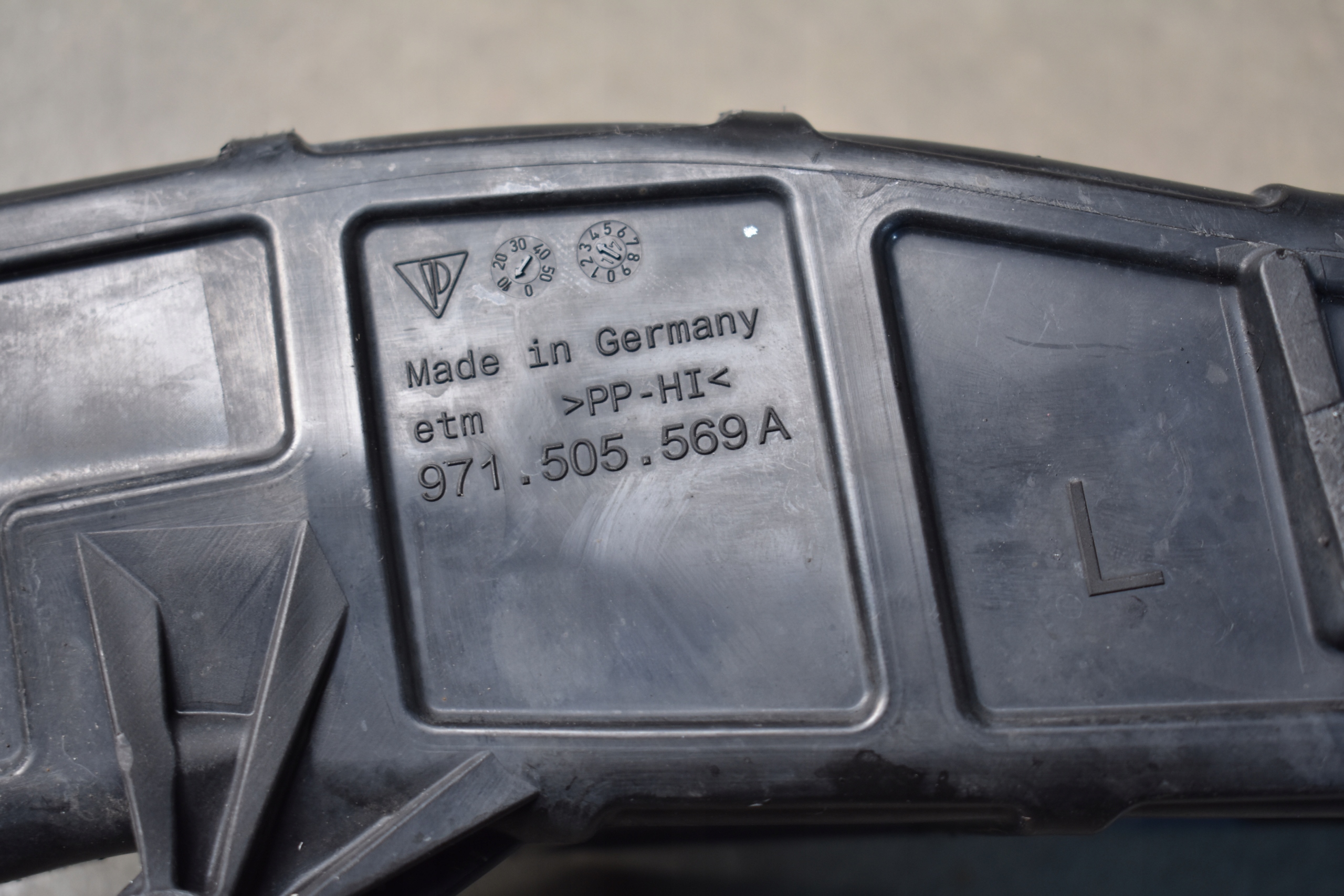 IDEALNE holder springing rear part rear. left PORSCHE PANAMERA 971 1