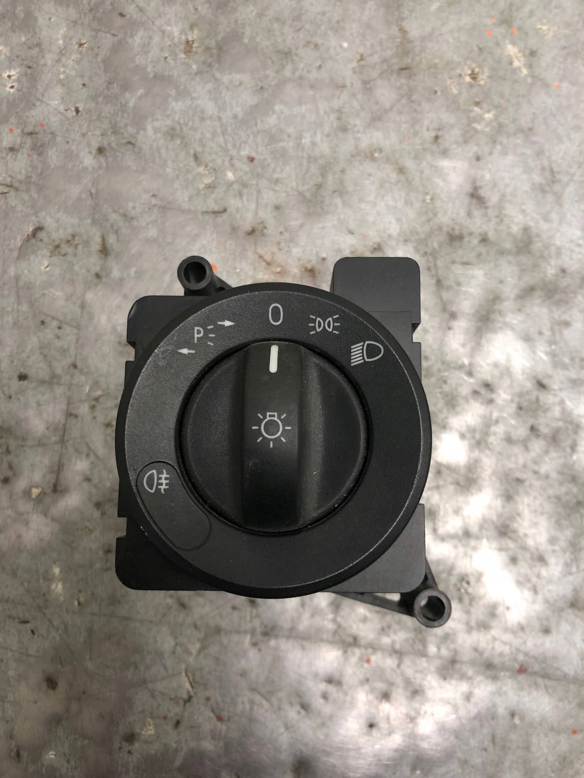 interruttore luci MERCEDES W906 9065450504