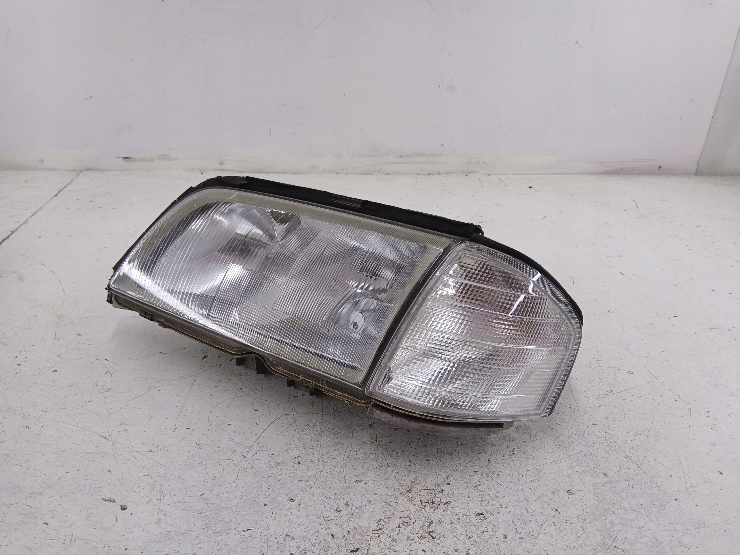 MERCEDES W202 light left front indicator GRATIS