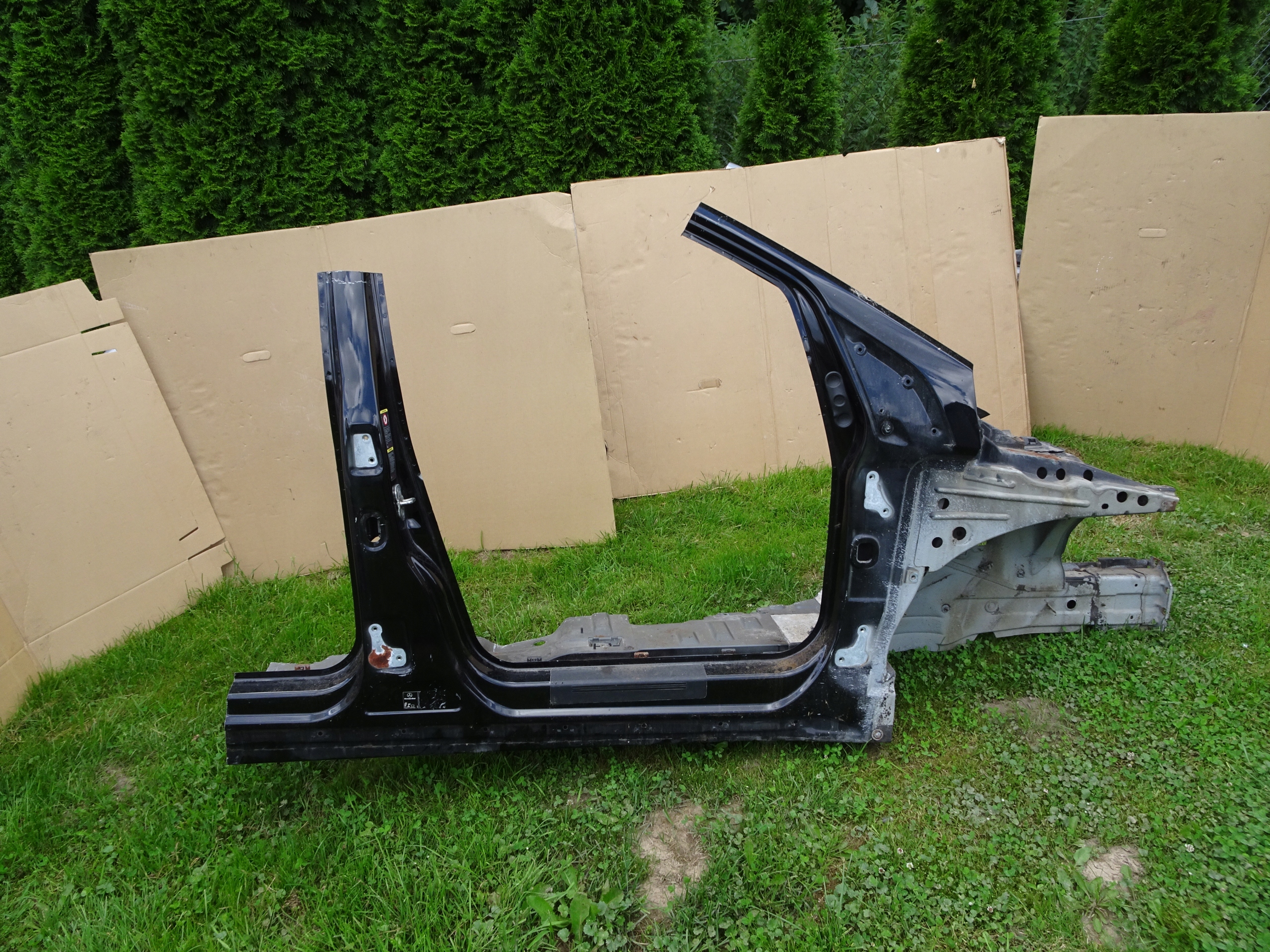 MERCEDES B КЛАС W245 ЧЕТВЕРТИНА ПОРІГ ЛОНЖЕРОН ПРАВА