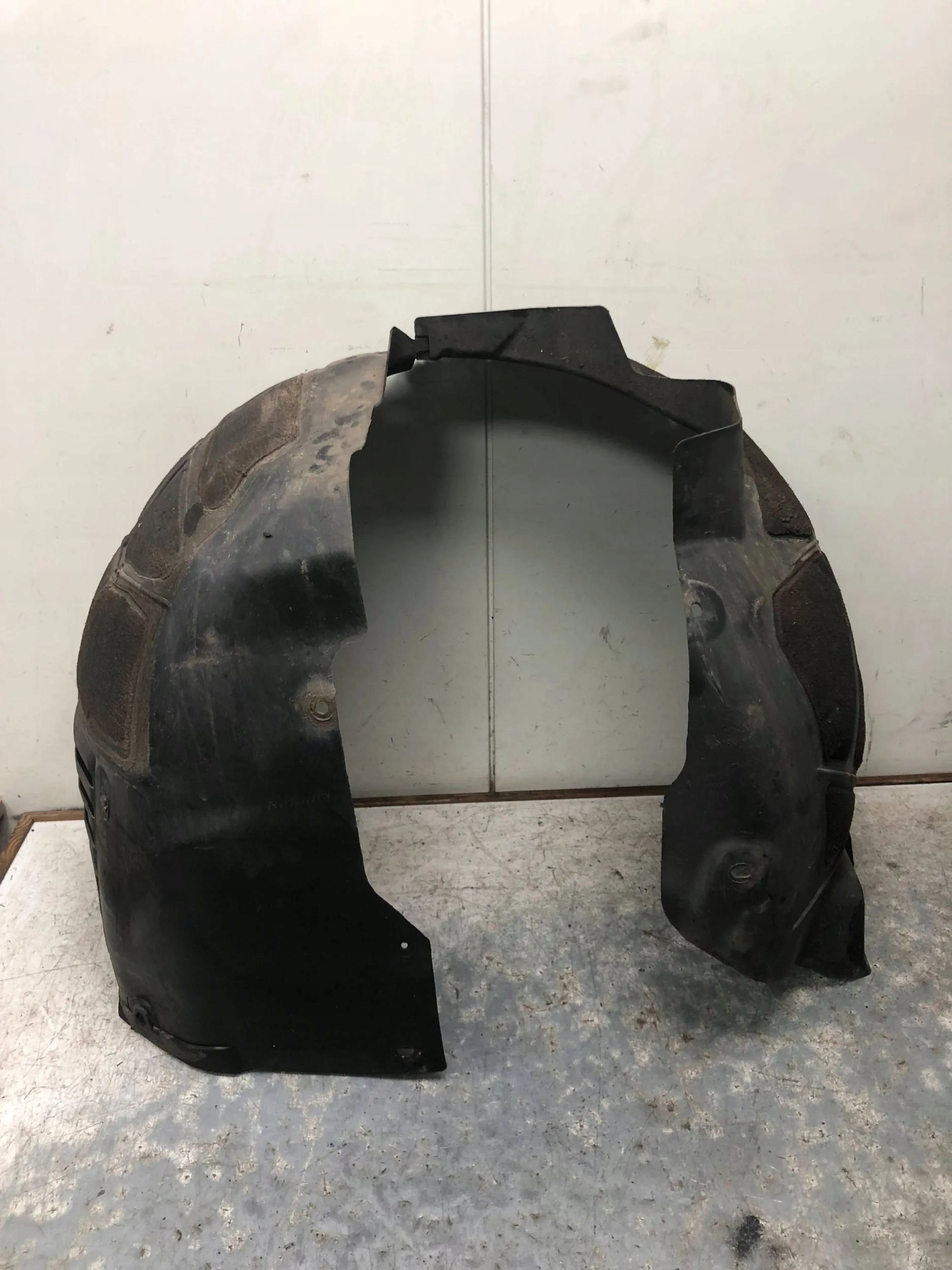 mudguard right front OPEL INSIGNIA A 13241161