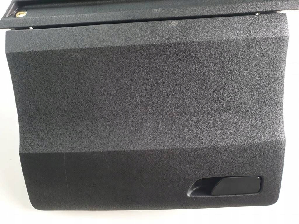 Audi Q2 17r бардачок