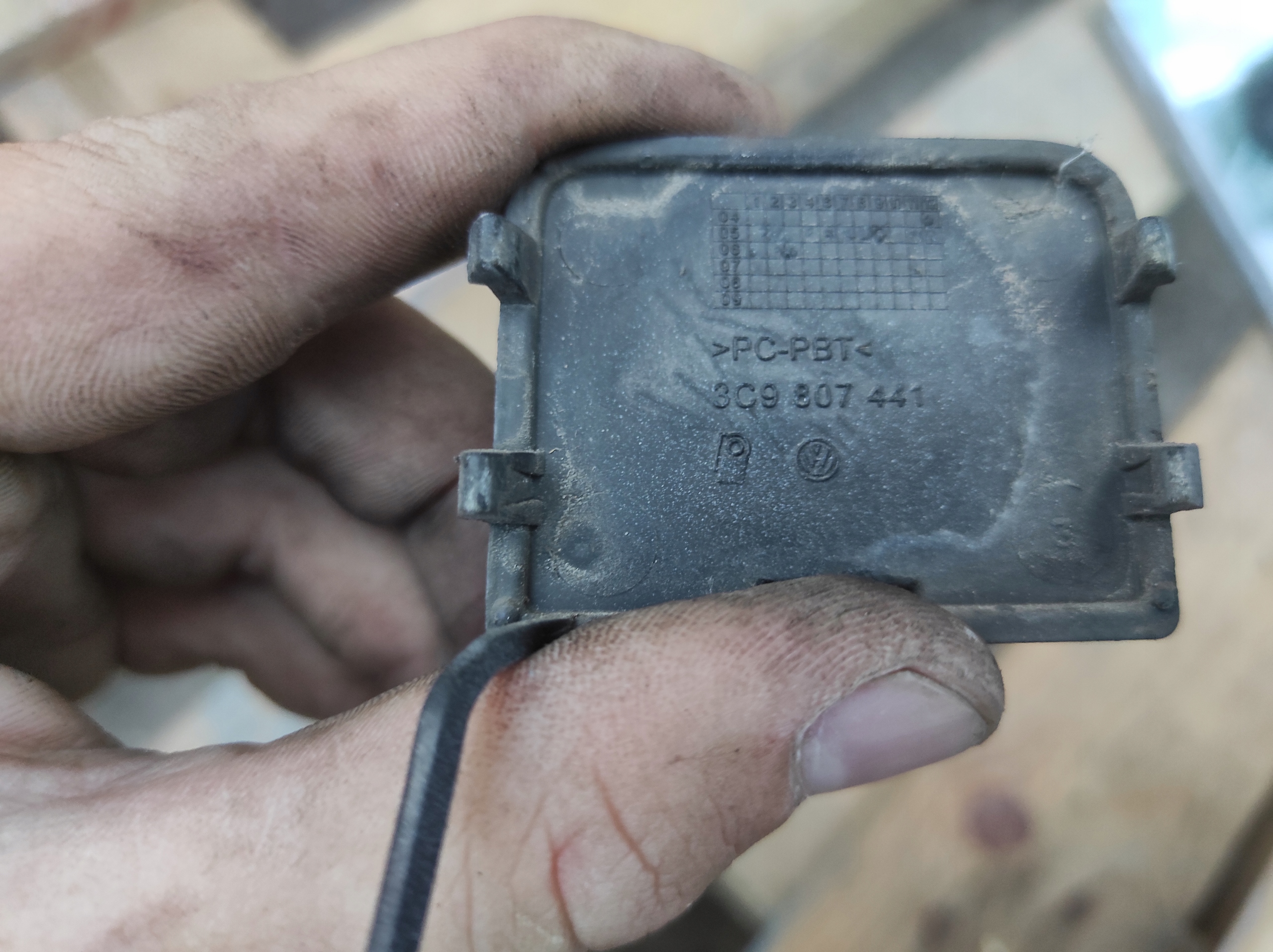 Abschleppöse heck VW PASSAT B6 KOMBI 3C9807441