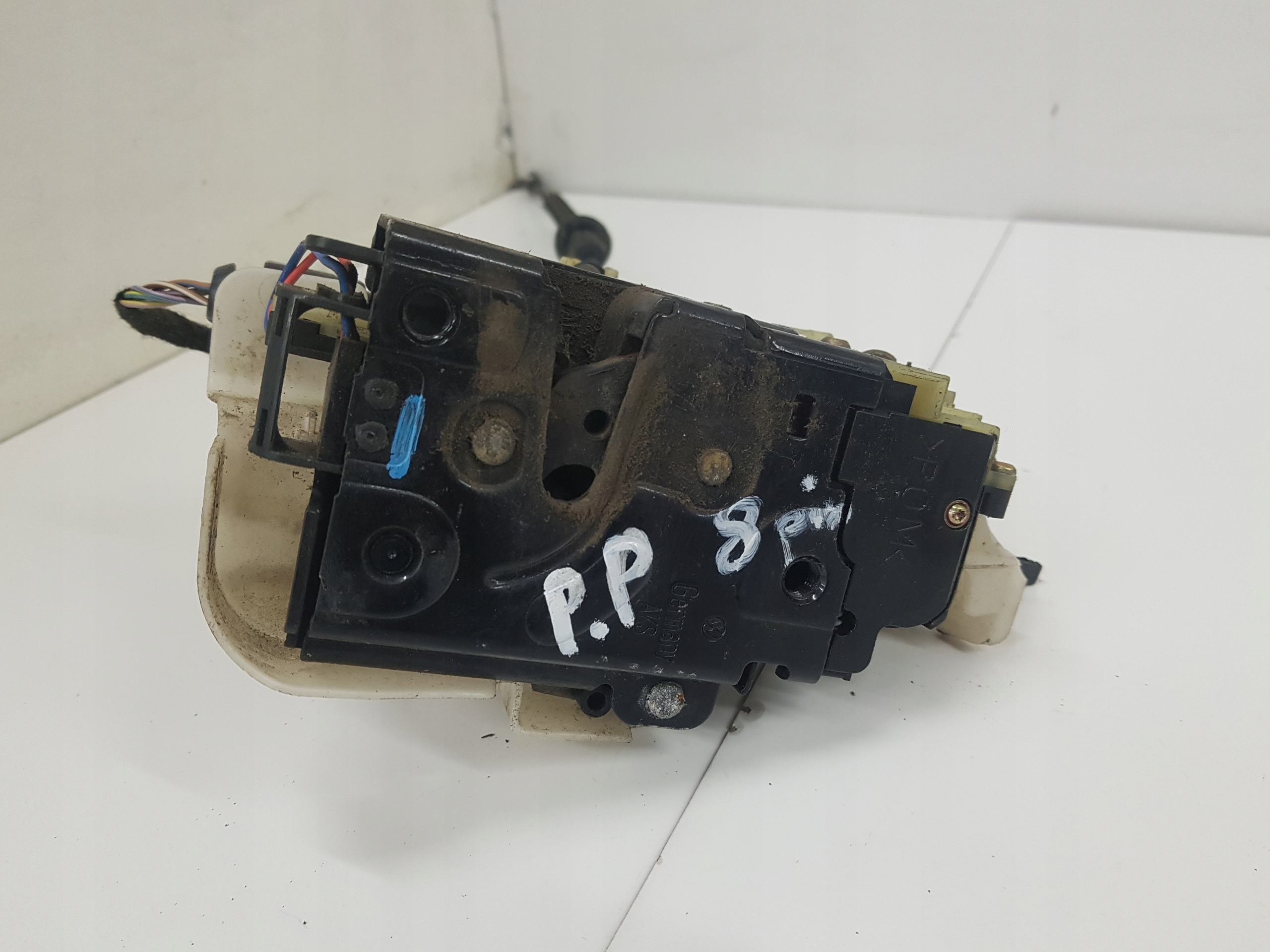 lock door right front VOLKSWAGEN BORA 8 PIN