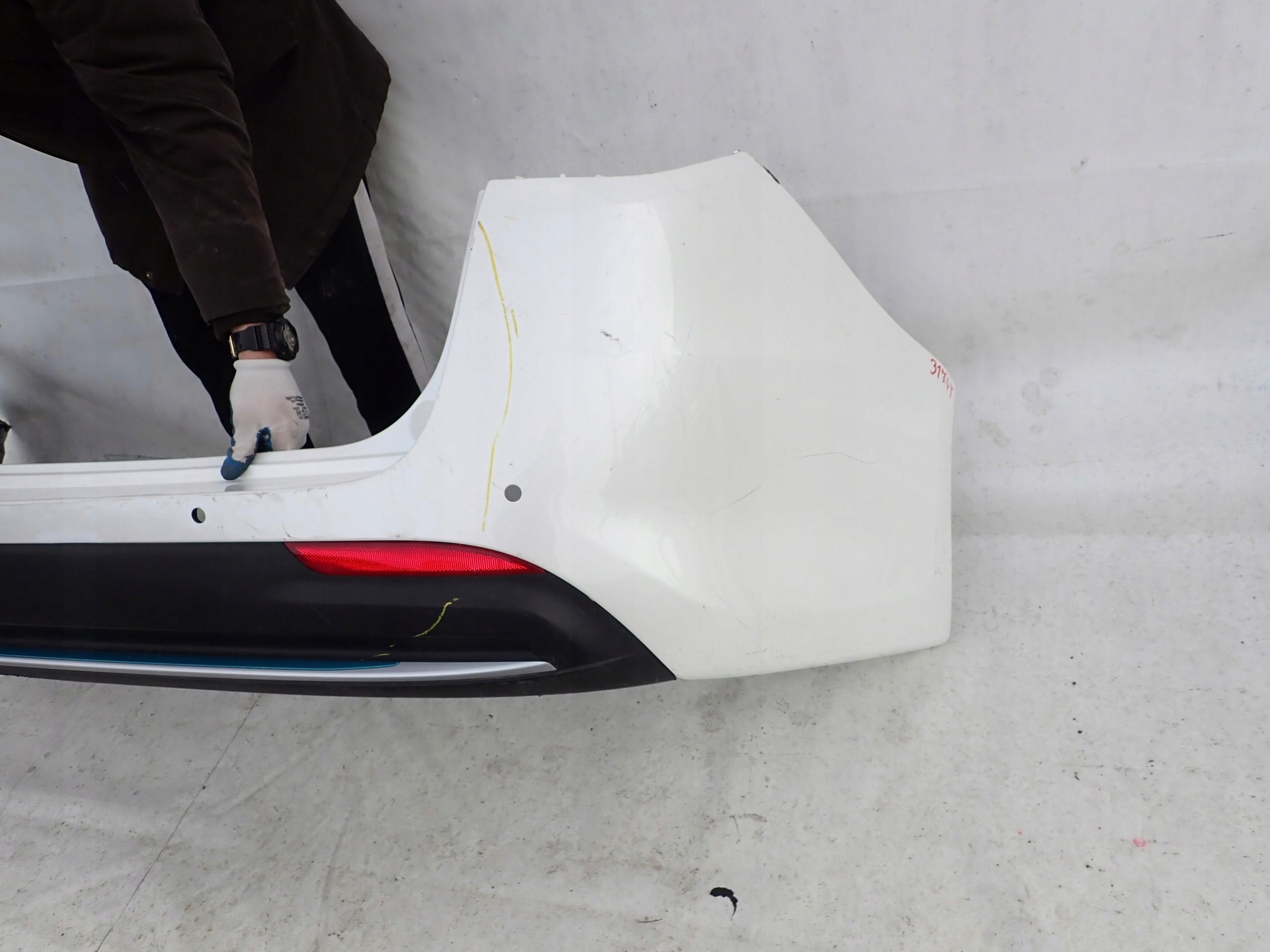 KIA OPTIMA IV 4 KOMBI PHEV 16-20 bumper rear part 4XPDC