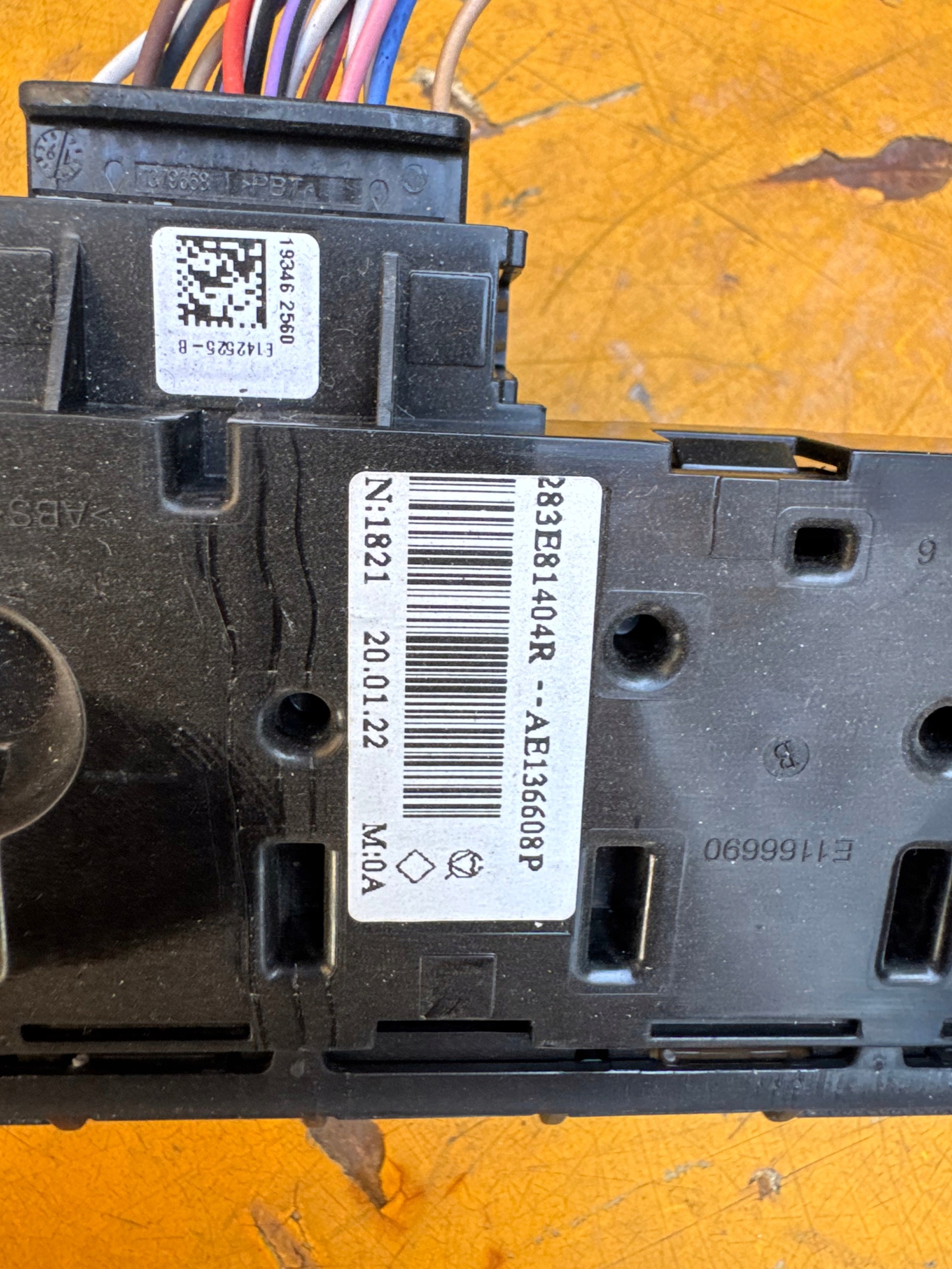 control panel switch of warning lights MASTER MOVANO NV400 283E81404R