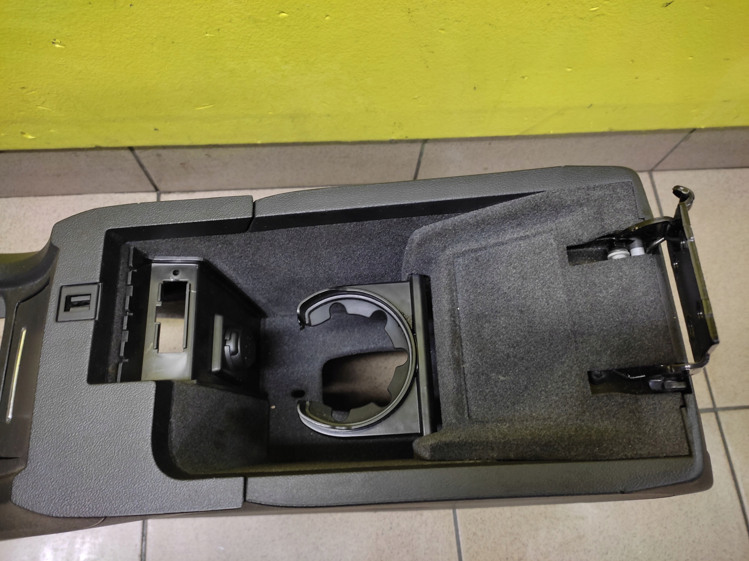 CITROEN C5 III tunnel bracciolo 99604435401