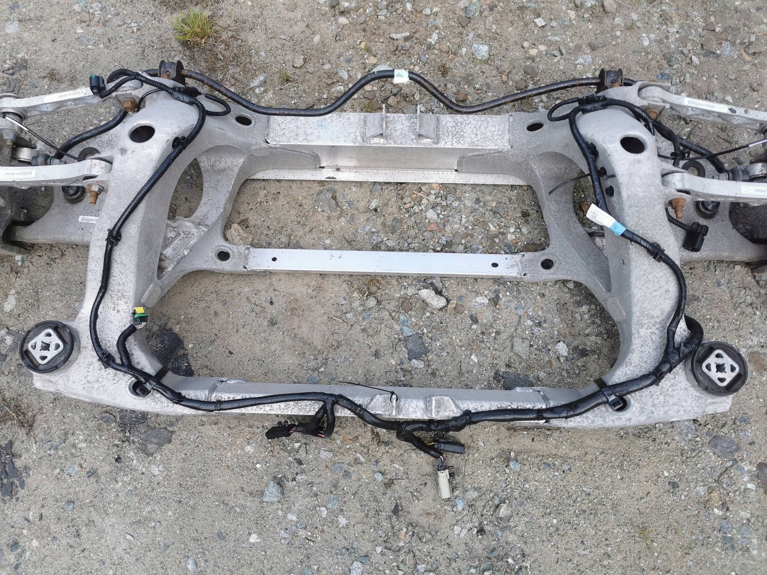 Tesla Model S ZAWIESZENIE TYŁ TYLNE 1009826-00-A 14r. Wersja Europejska