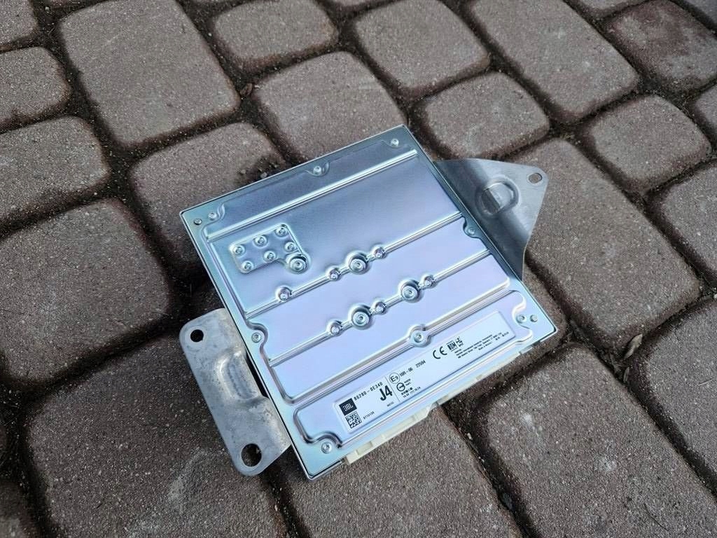 module control unit amplifier JBL 86280-0E340 Toyota Highlander XU70