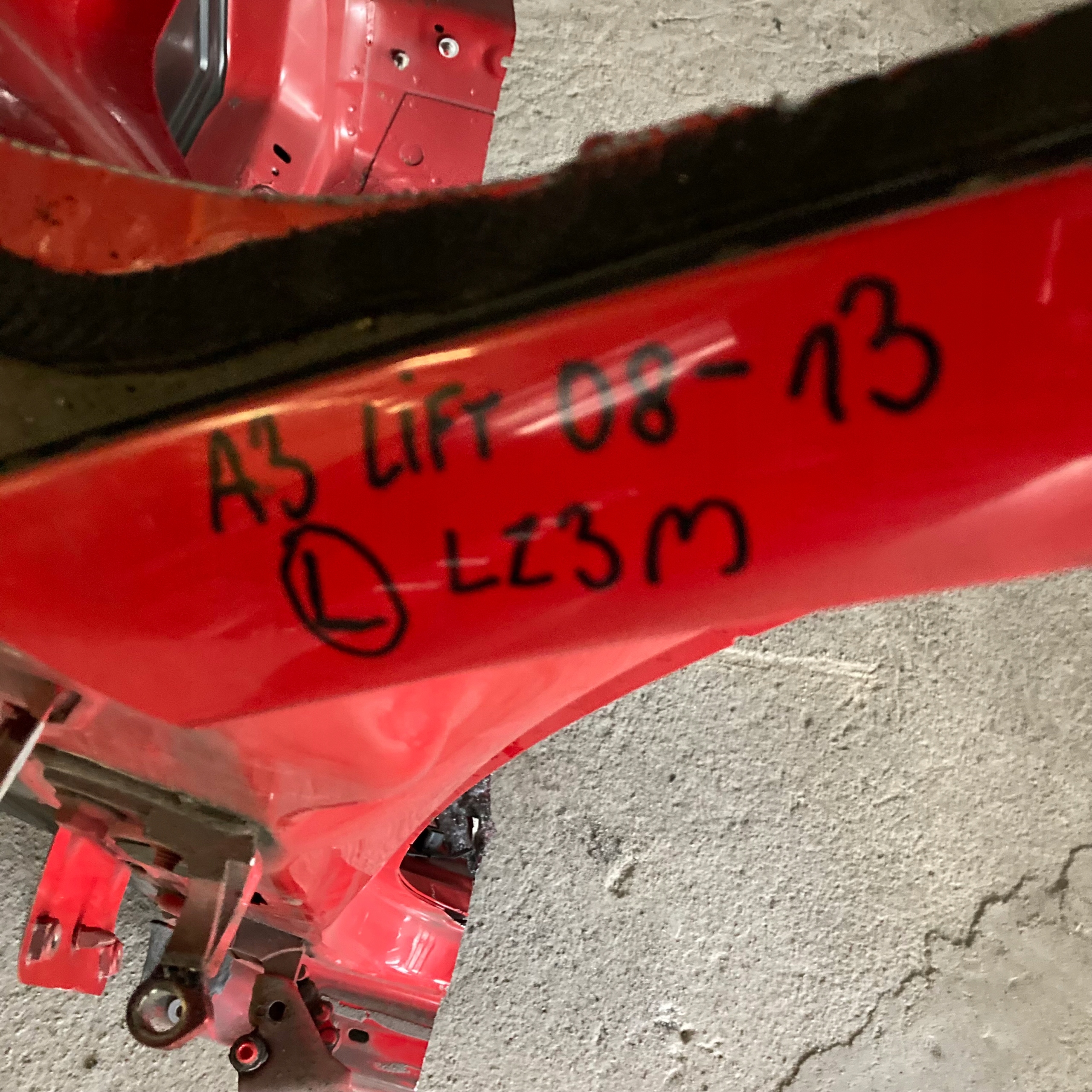 A3 LIFT 08 13R PODLUZNICA FARTUCH CWIARTKA LEWA Part manufacturer Audi OE