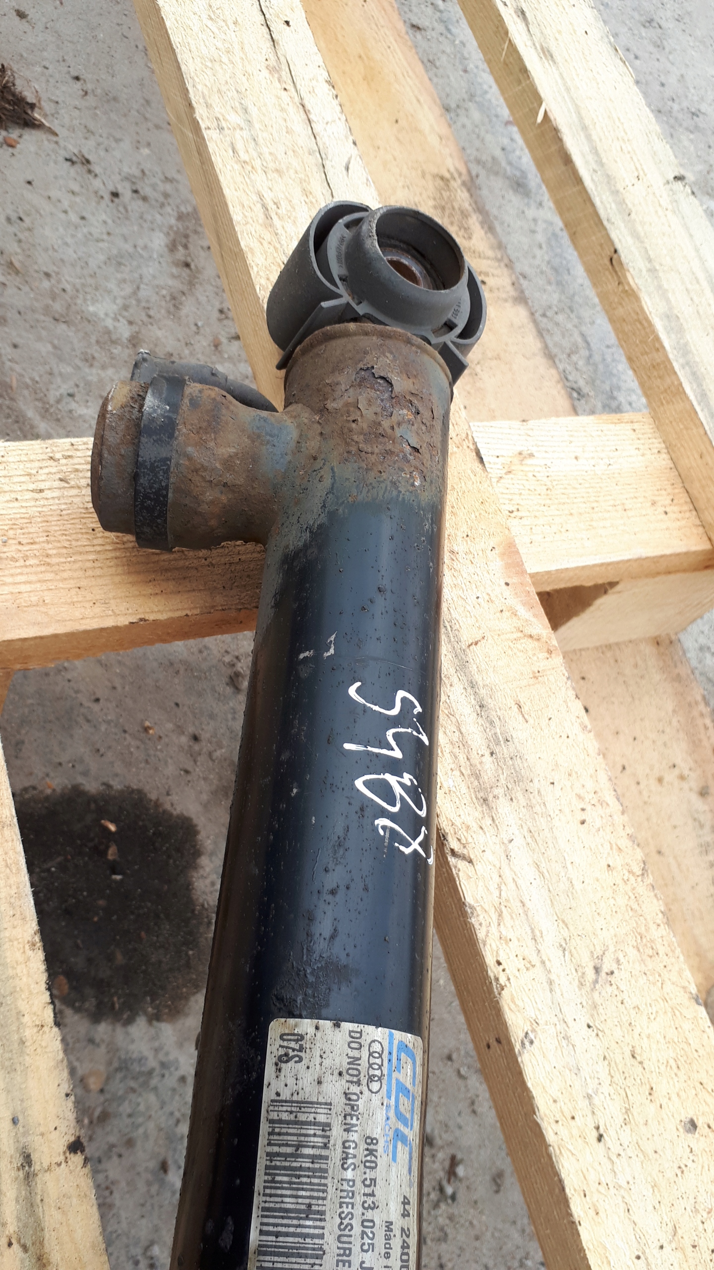 S4 B8 A4 STOSSDÄMPFER RECHTS HECK 8K0513026J