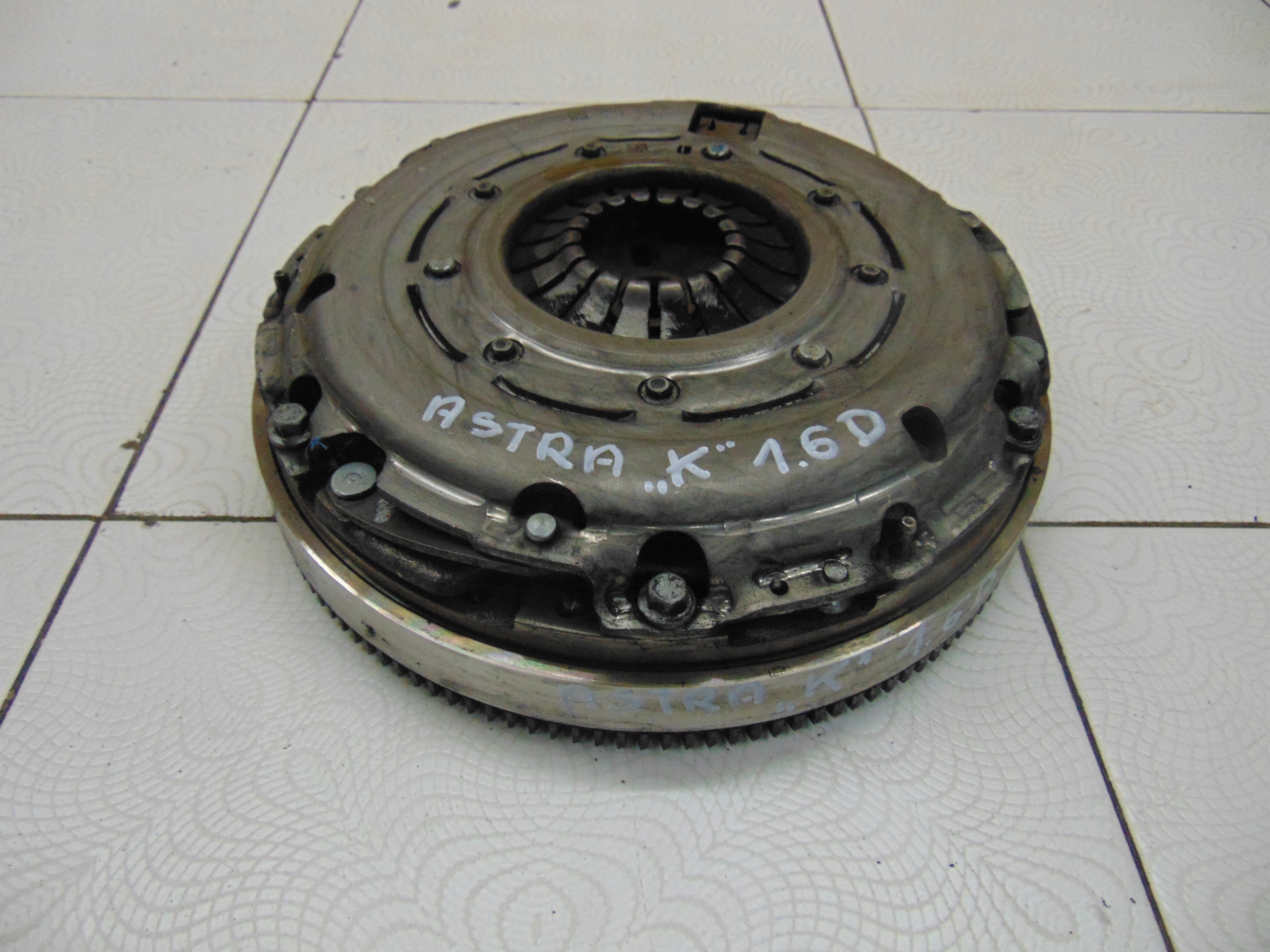 KVAČILO ZAMAJAC OPEL ASTRA V K 1.6D