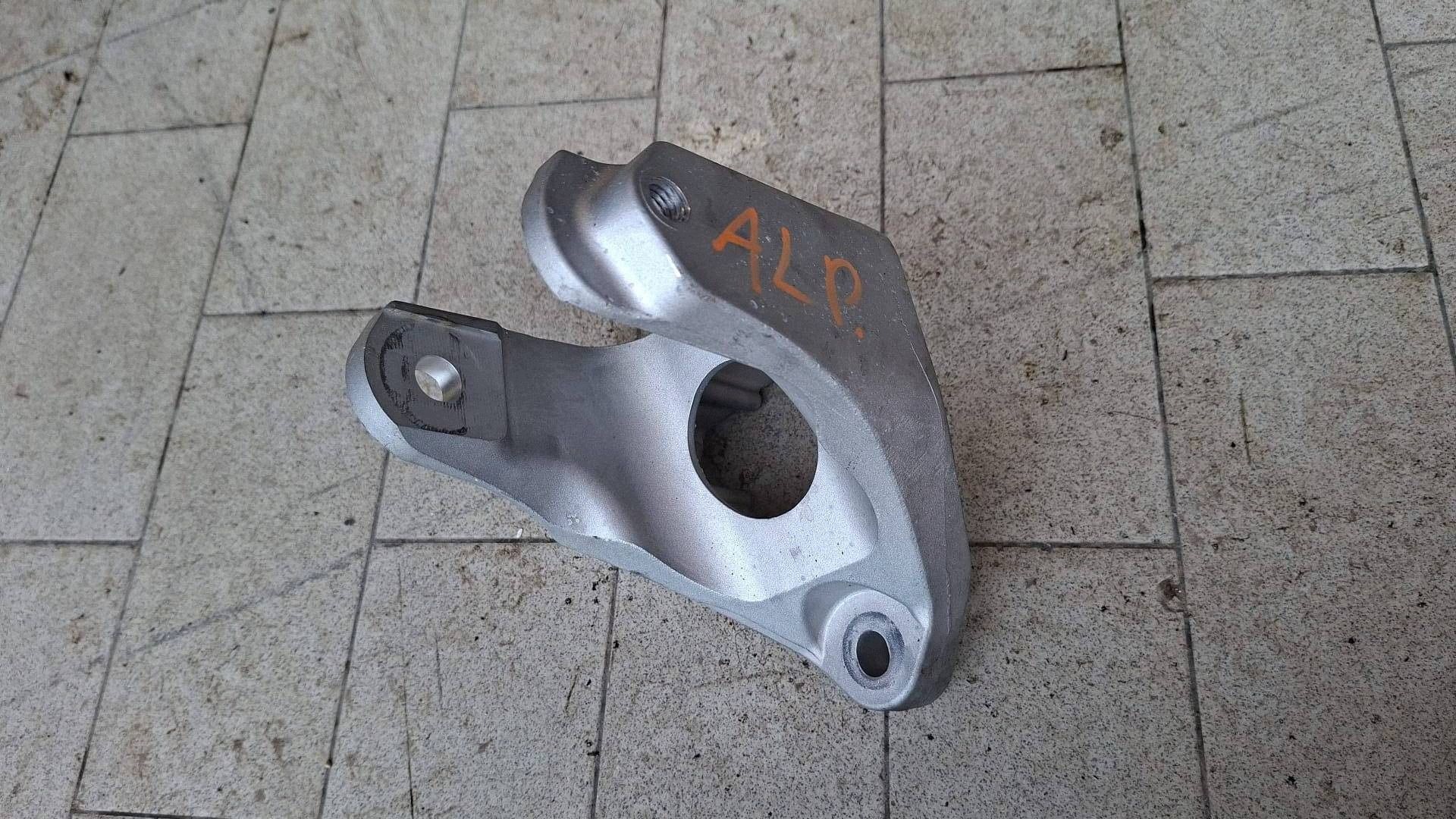 holder engine mount Alpine A390