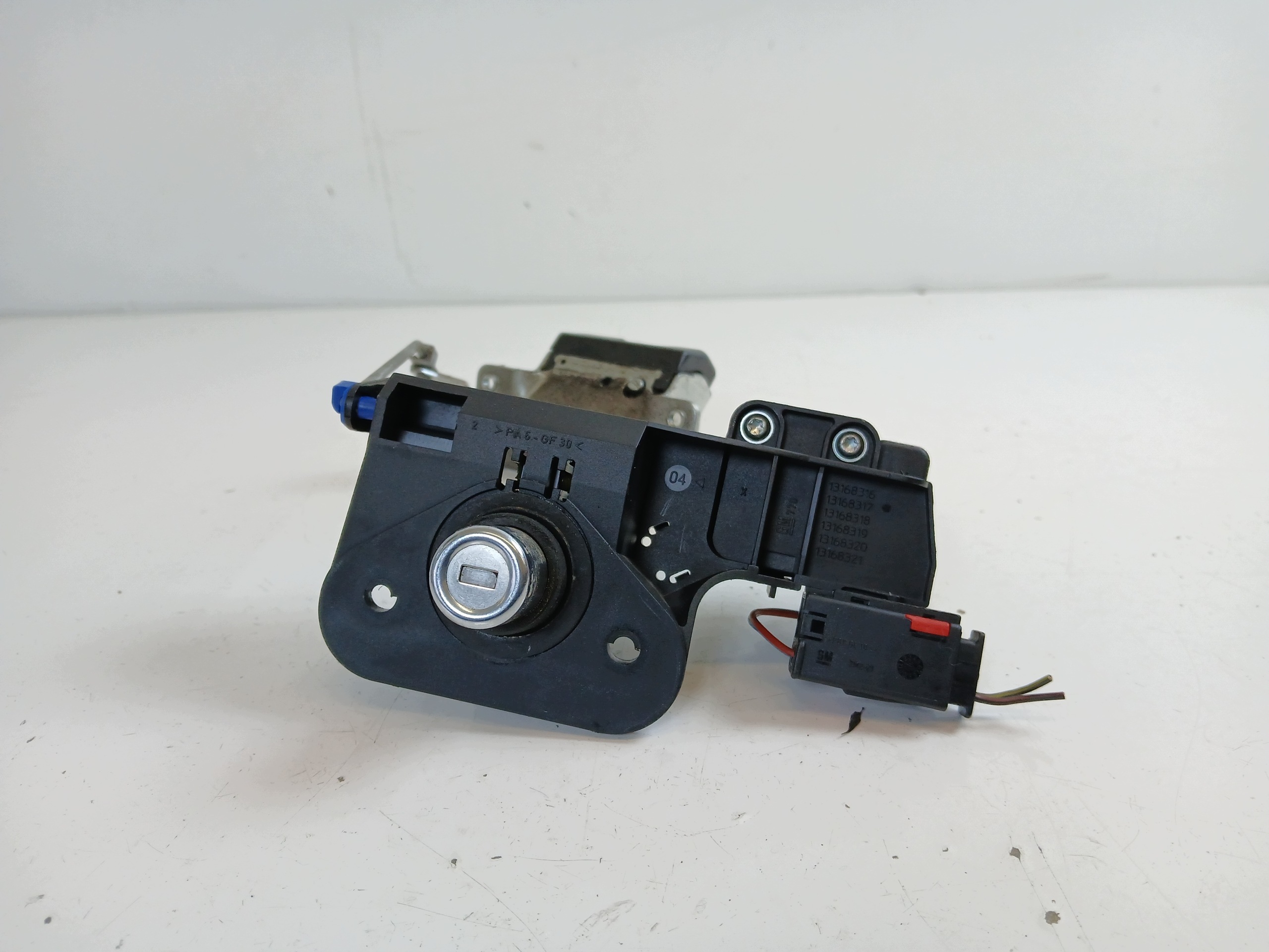 OPEL MERIVA A lock bonnet boot 09183495