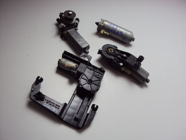 Правый передний SEAT MOTORS MERCEDES CLS W219