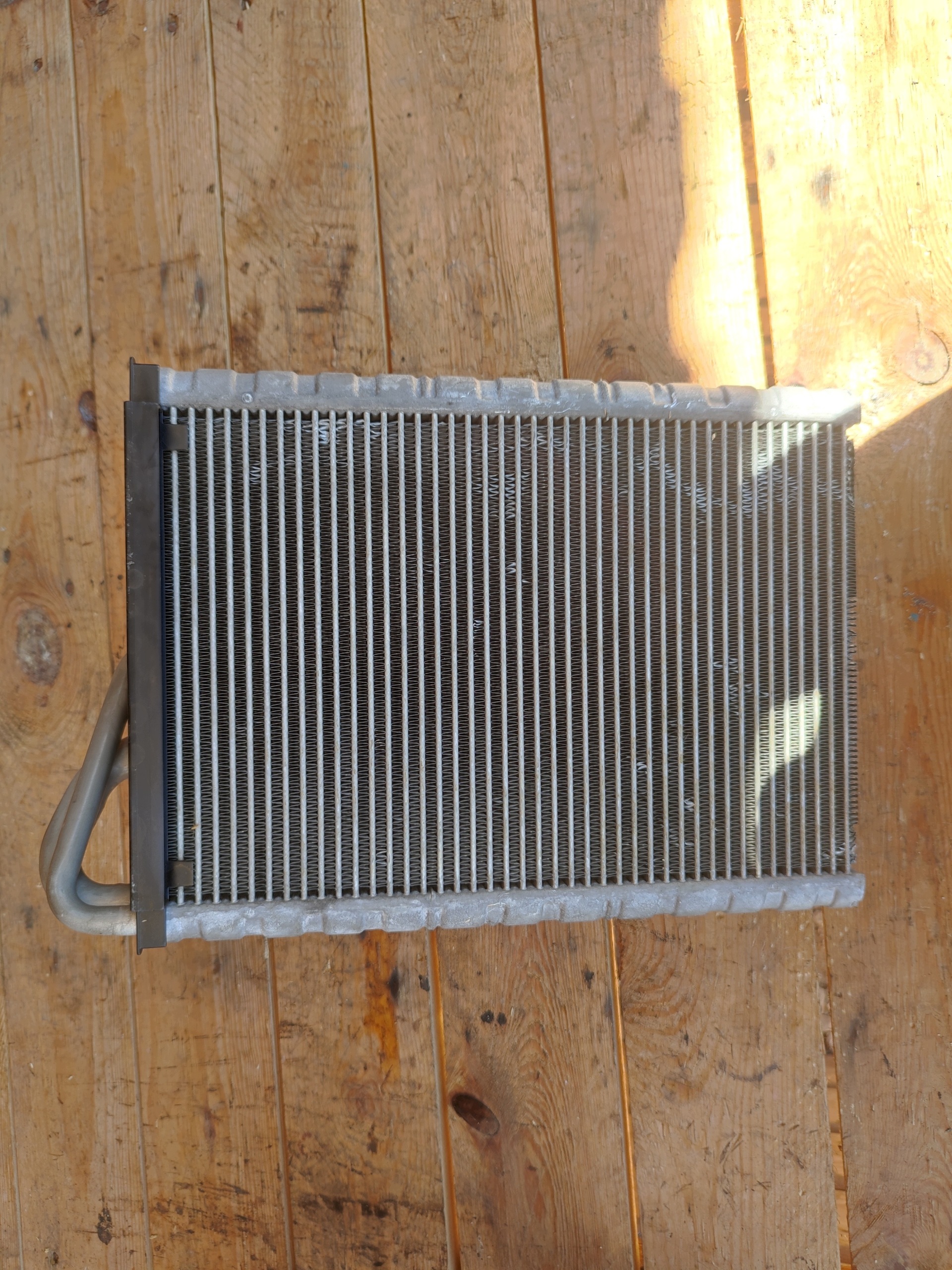 Radiateur climatisation AUDI A5 BEHR H1405009