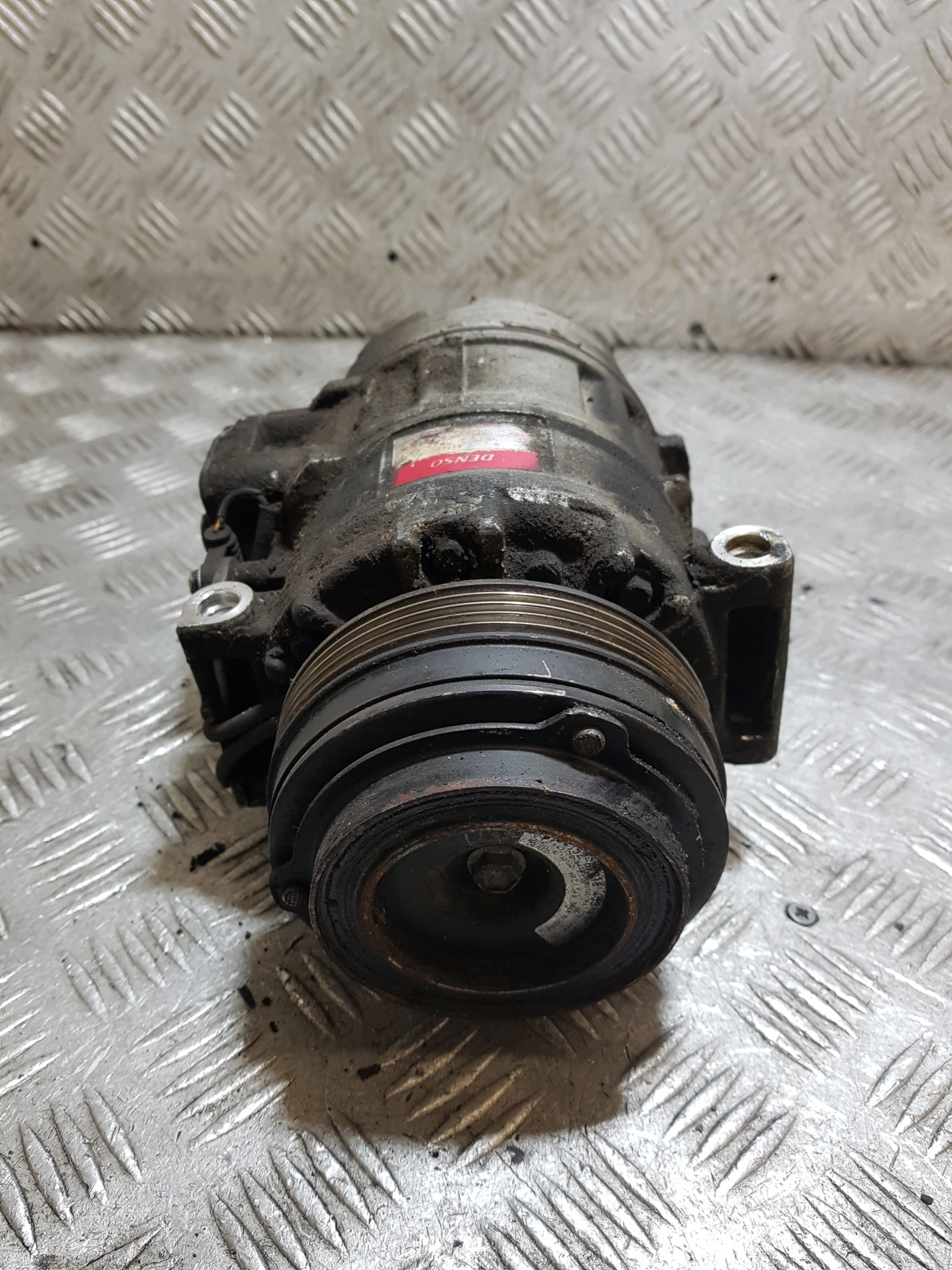 compressor of the air conditioning BMW E39