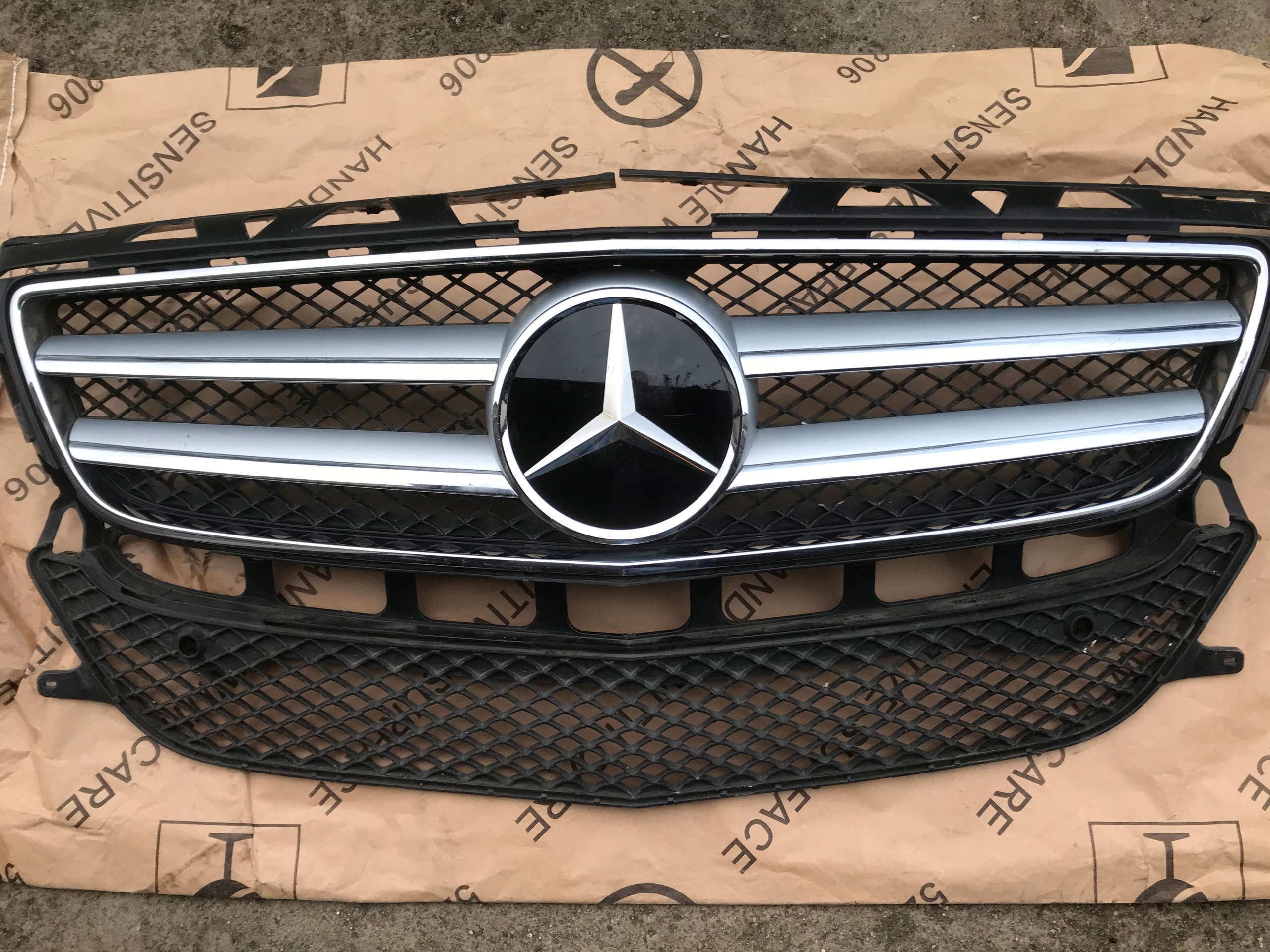 ATRAPA MERCEDES CLS 2011-2014 przed lift Distronic