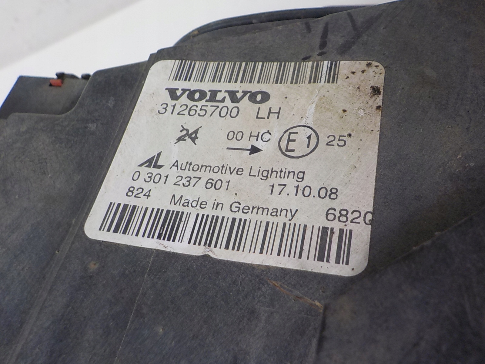 VOLVO V50 LIFT light left front front UK 31265700 LH