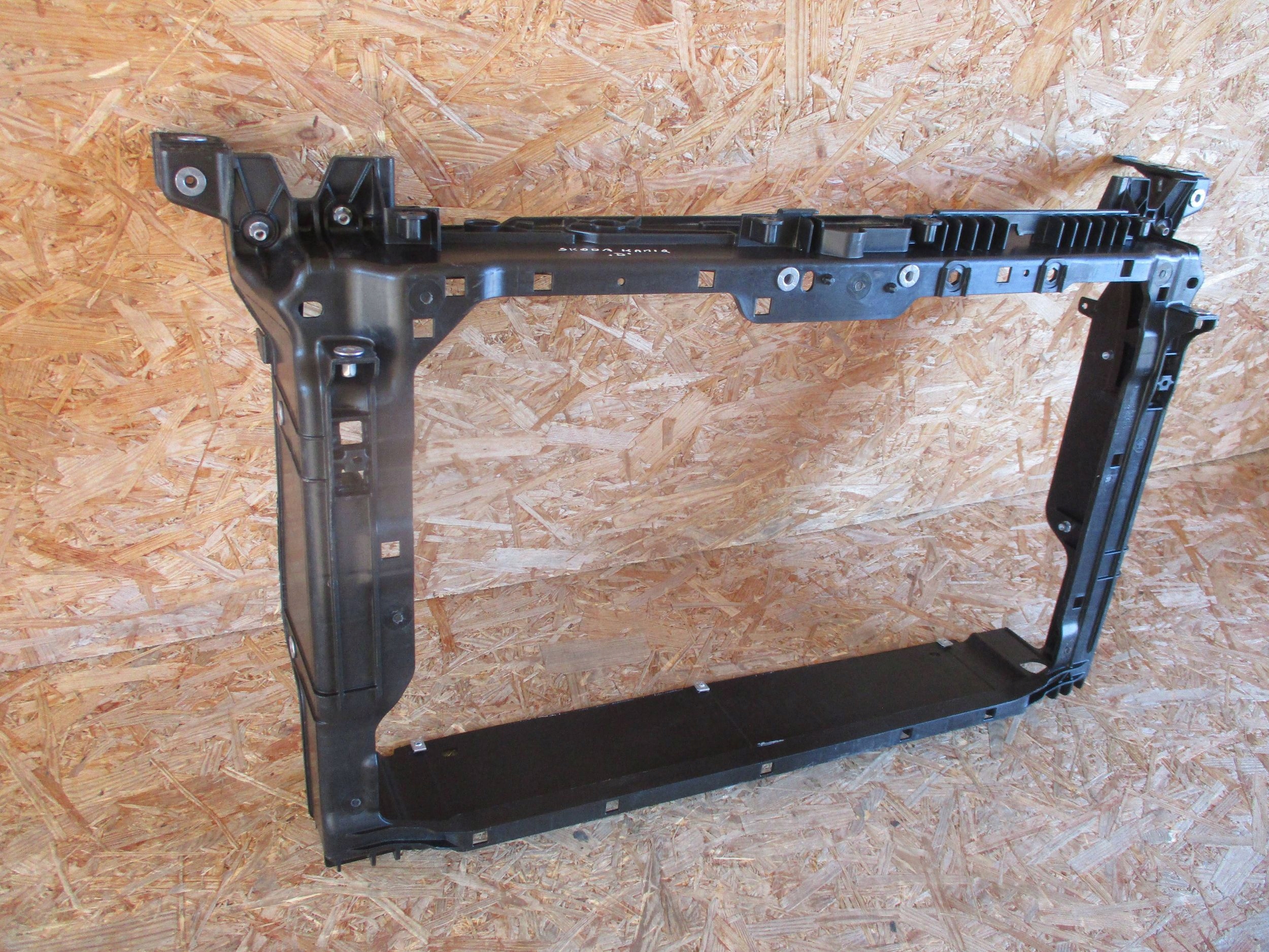 front body wall front SKODA SCALA KAMIQ 654