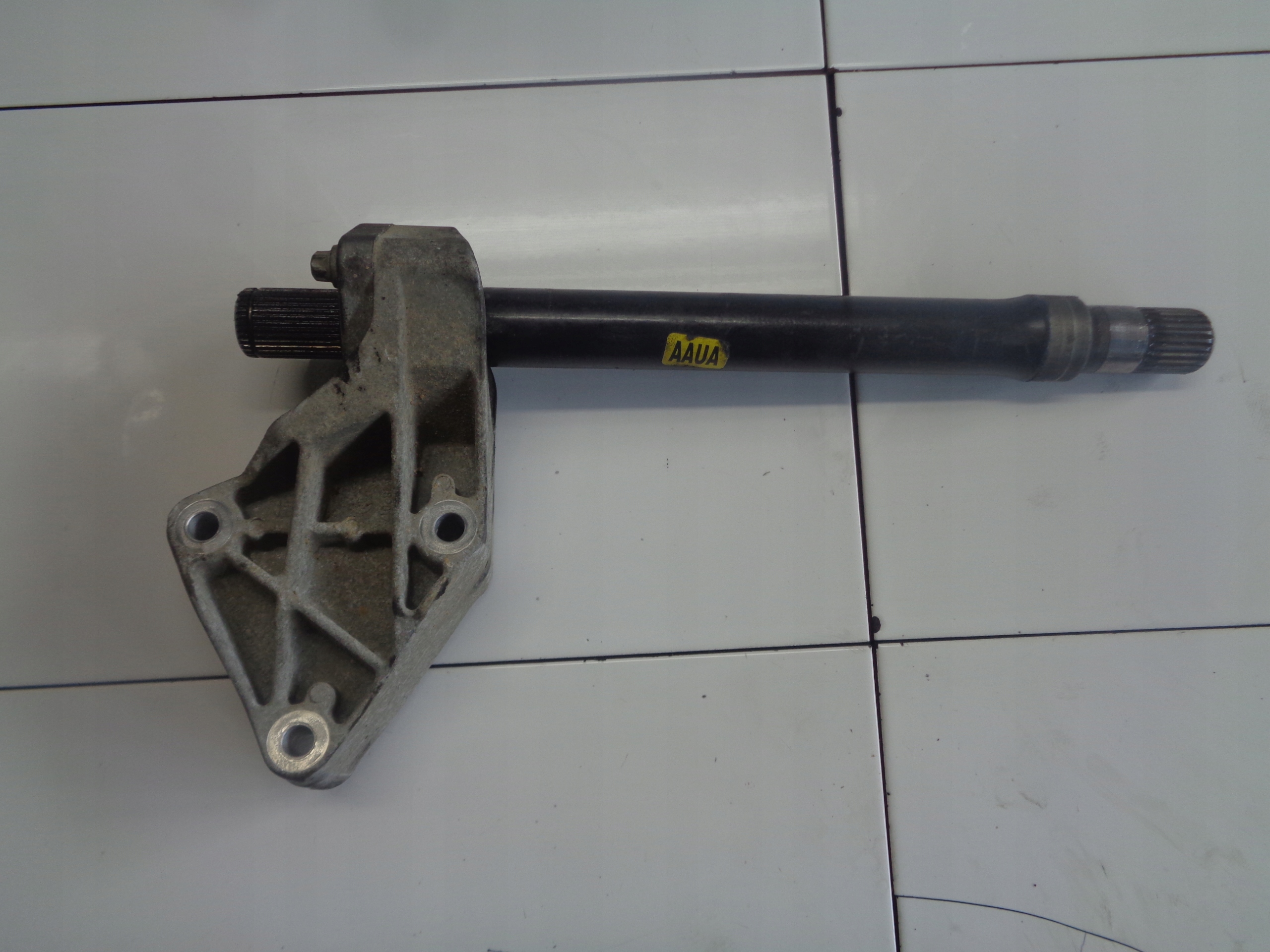 OPEL CORSA E 1.6T B16LER Demi axe Support 13182017
