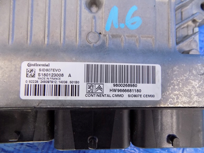 computer control unit of the engine PEUGEOT 3008 LIFT 1,6