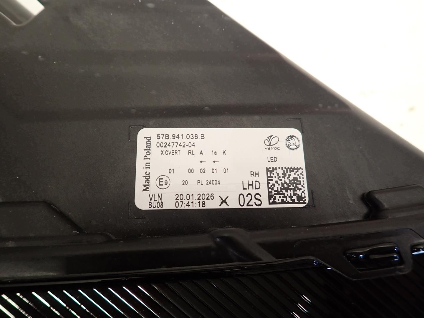 light front front right SKODA KAROQ LIFT 2021- FULL LED 57B941036B