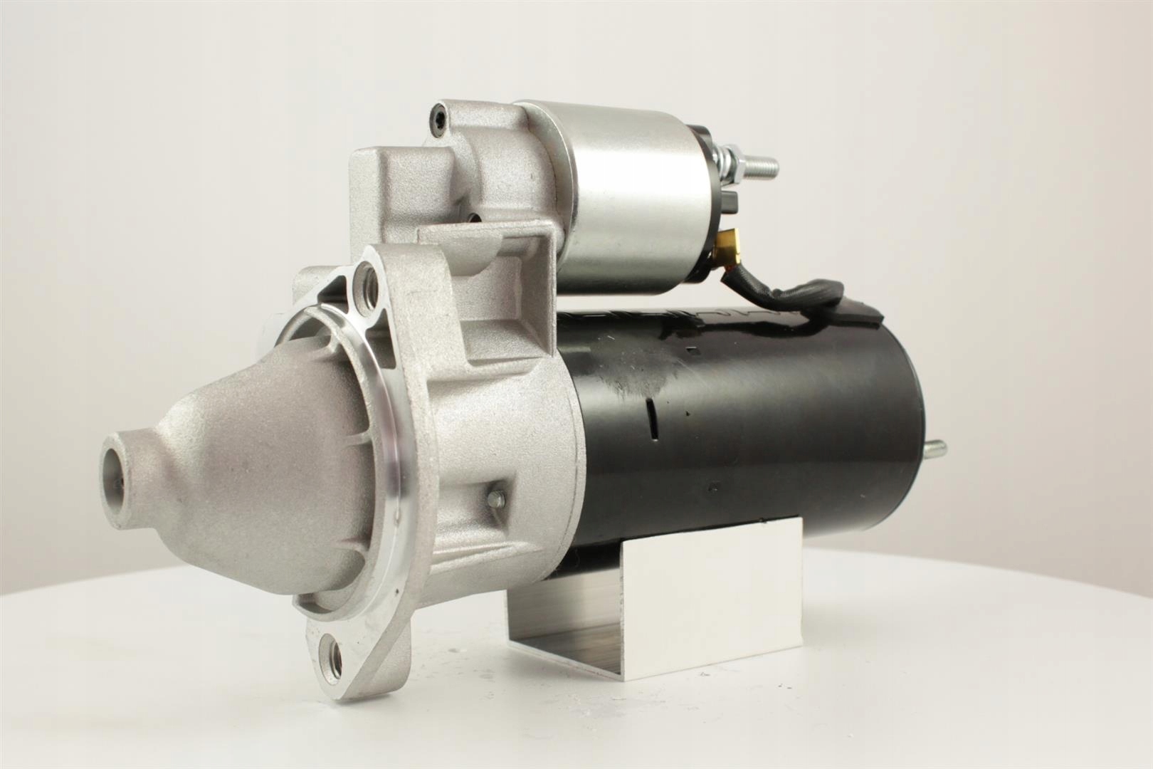 Rozrusznik AUDI SEAT SKODA VOLKSWAGEN 1.9 TDI A3 A4 A6 IBIZA SUPERB PASSAT Numery katalogowe zamienników BOSCH 0001110107 BOSCH 0001110129 LUCAS LRS783 ISKRA / LETRIKA IS0773 MAGNETI MARELLI MSR903 DELCO DRS6240 BOSCH 0001110106 BOSCH 0001110123 BOSCH 0001110126 BOSCH 0001110023 MAGNETI MARELLI MQS624 MAGNETI MARELLI 943251323010 BOSCH 0001110138 ISKRA / LETRIKA 11.130.911 LUCAS LRS00783 BOSCH 0001110022 BOSCH 0001110067 MAGNETI MARELLI 063521101380 MAGNETI MARELLI 063720624010 MAGNETI MARELLI 944251323010