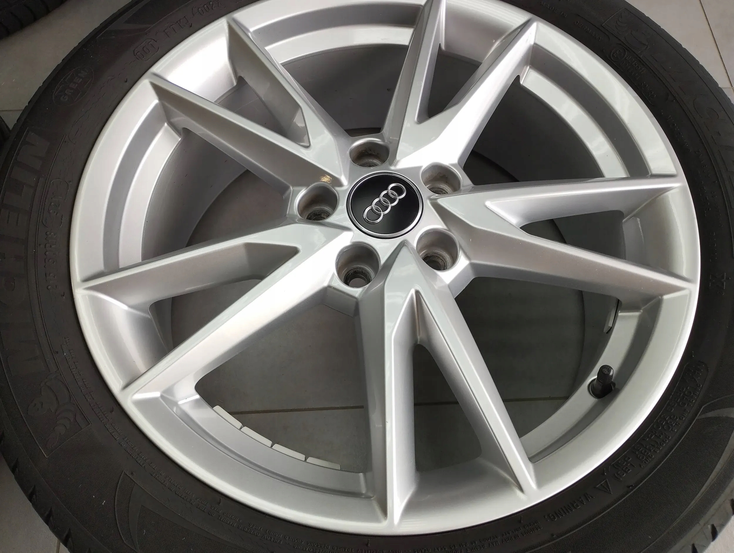 Audi Q2 wheels disc 18 81A601025F 7J ET45