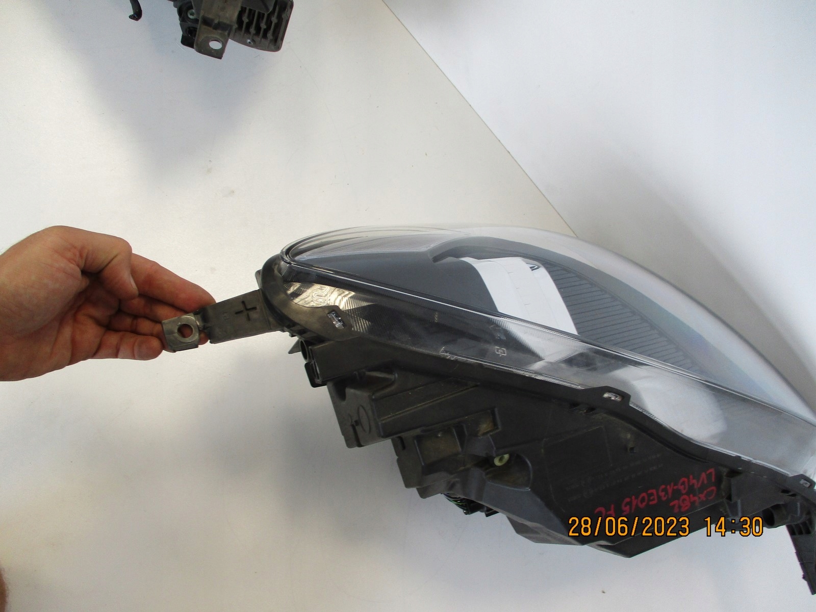 light LED FORD KUGA MK3 LV4B-13E015-FC left