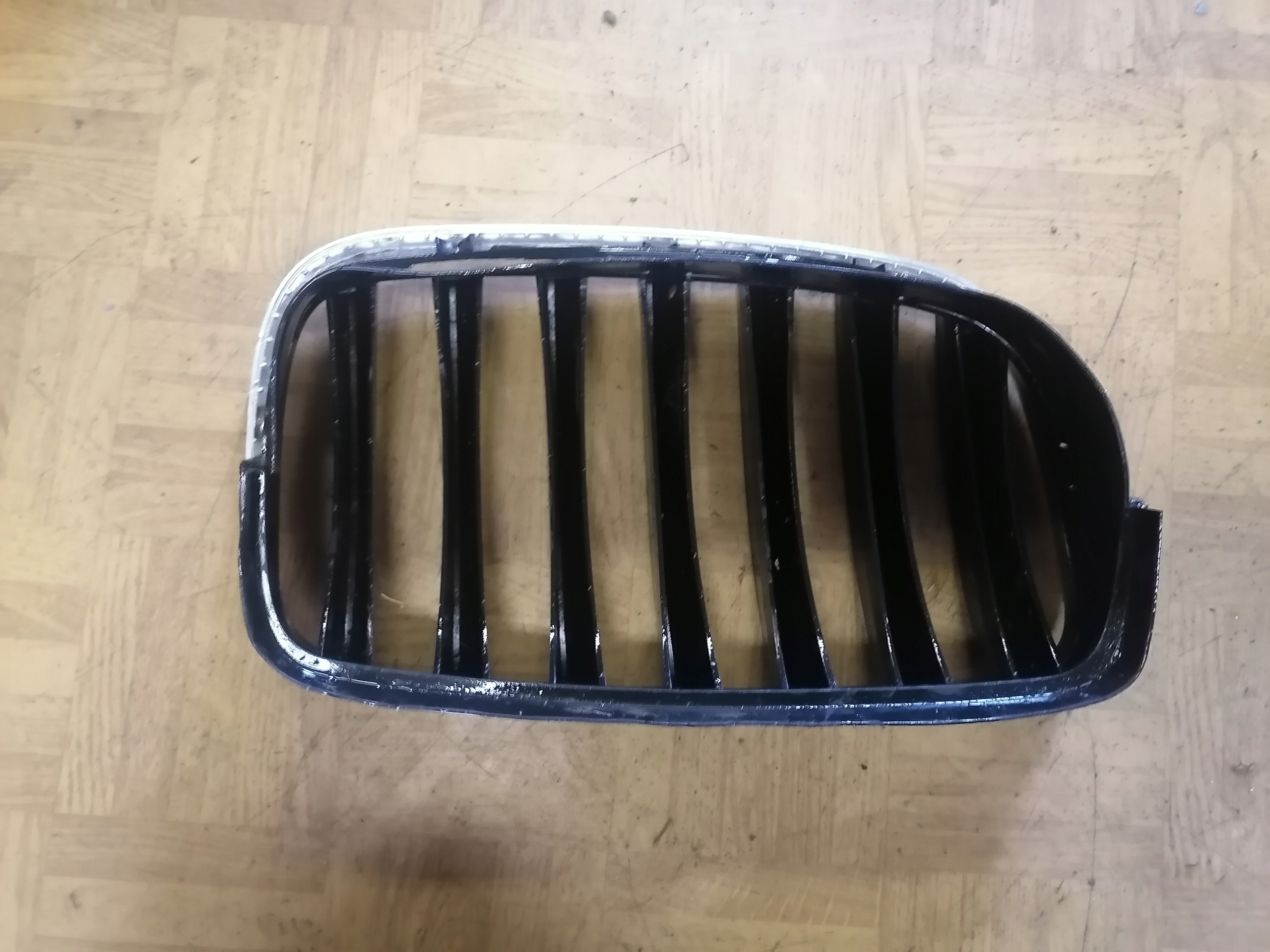 BMW X5 kidney grille left 7171395