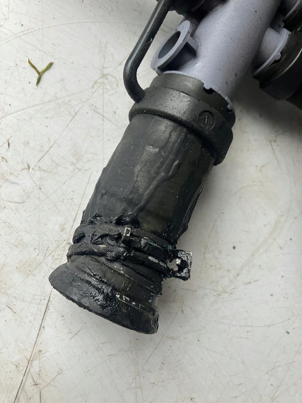 RURY MAGISTRALA vode RENAULT LATITUDE 3.0 DCI