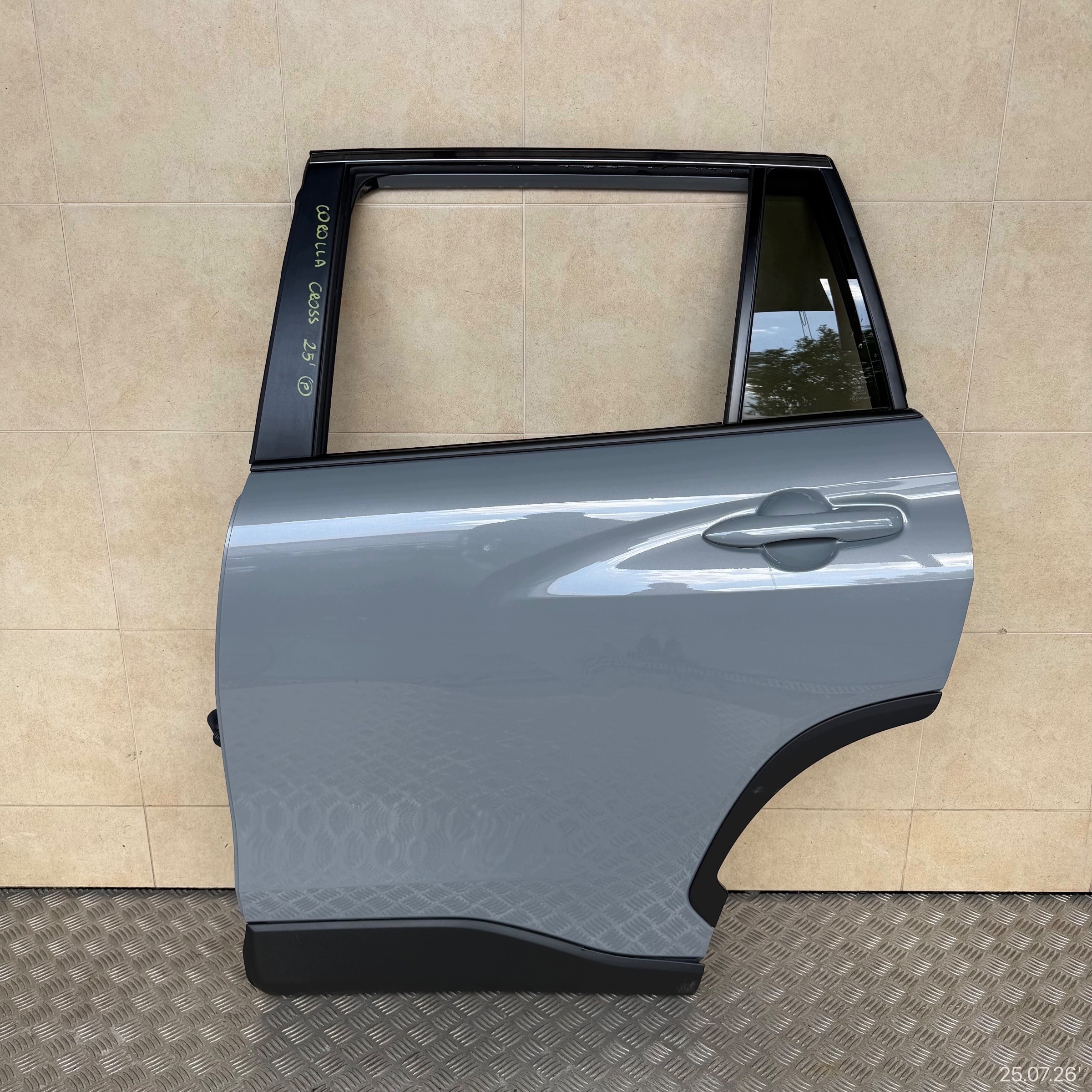 door complete rear. left TOYOTA COROLLA CROSS 2025 ROK
