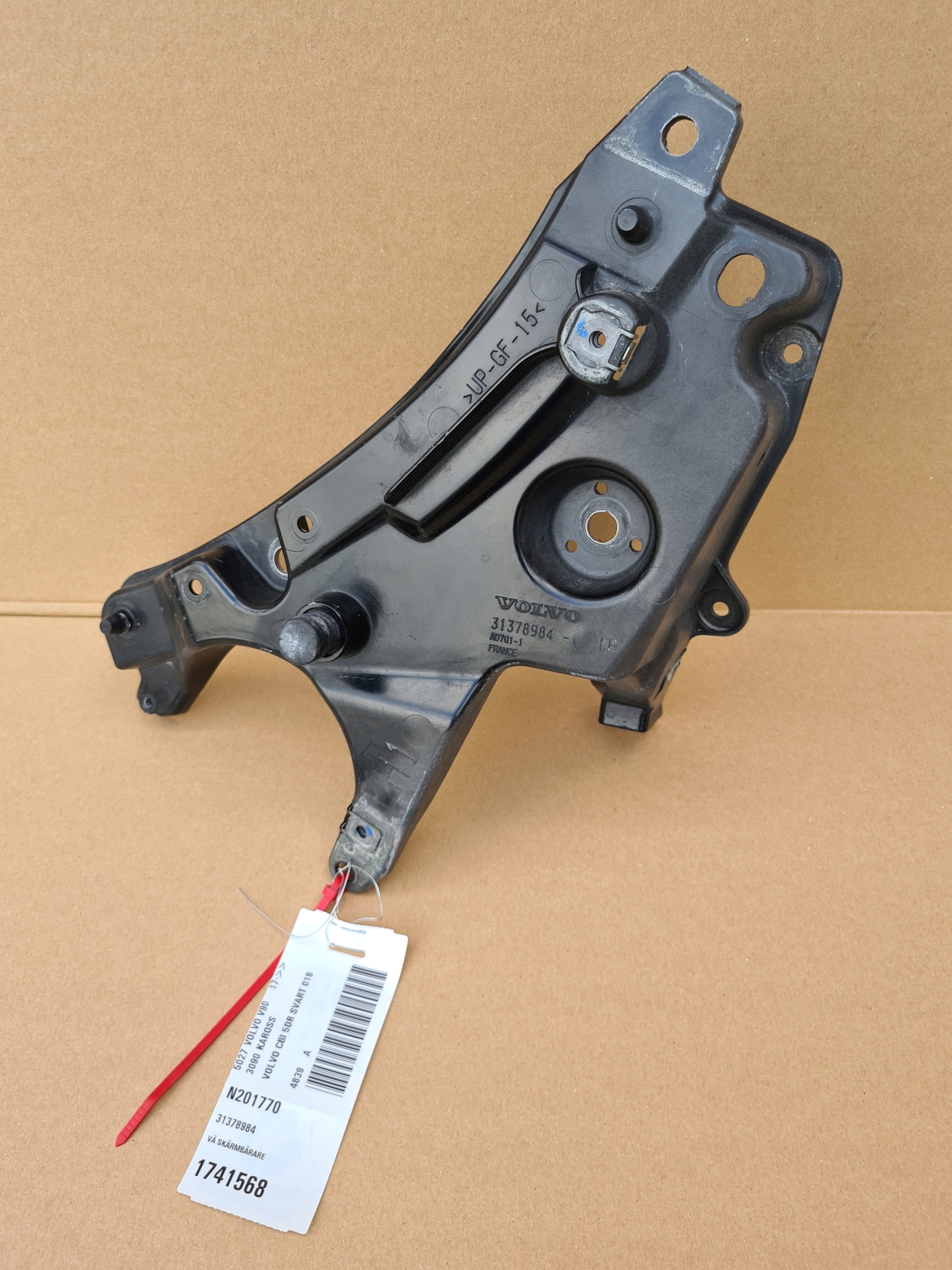 Gauche Support Support plaque Aile VOLVO S90 V90 019
