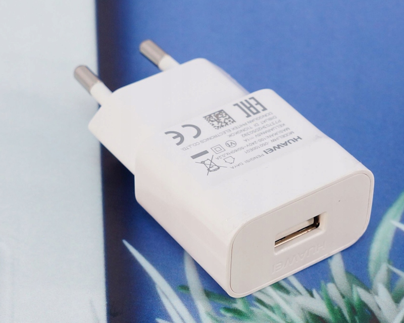 ORYGINALNA ŁADOWARKA SIECIOWA HUAWEI USB 1A Kolor biały