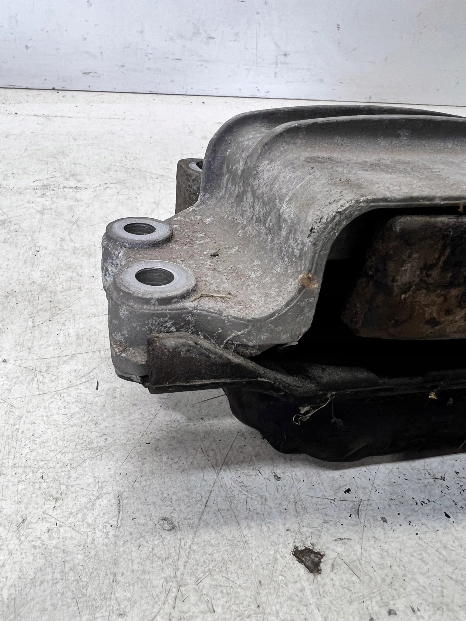 holder engine mount AUDI VW SEAT SKODA 8J0199555