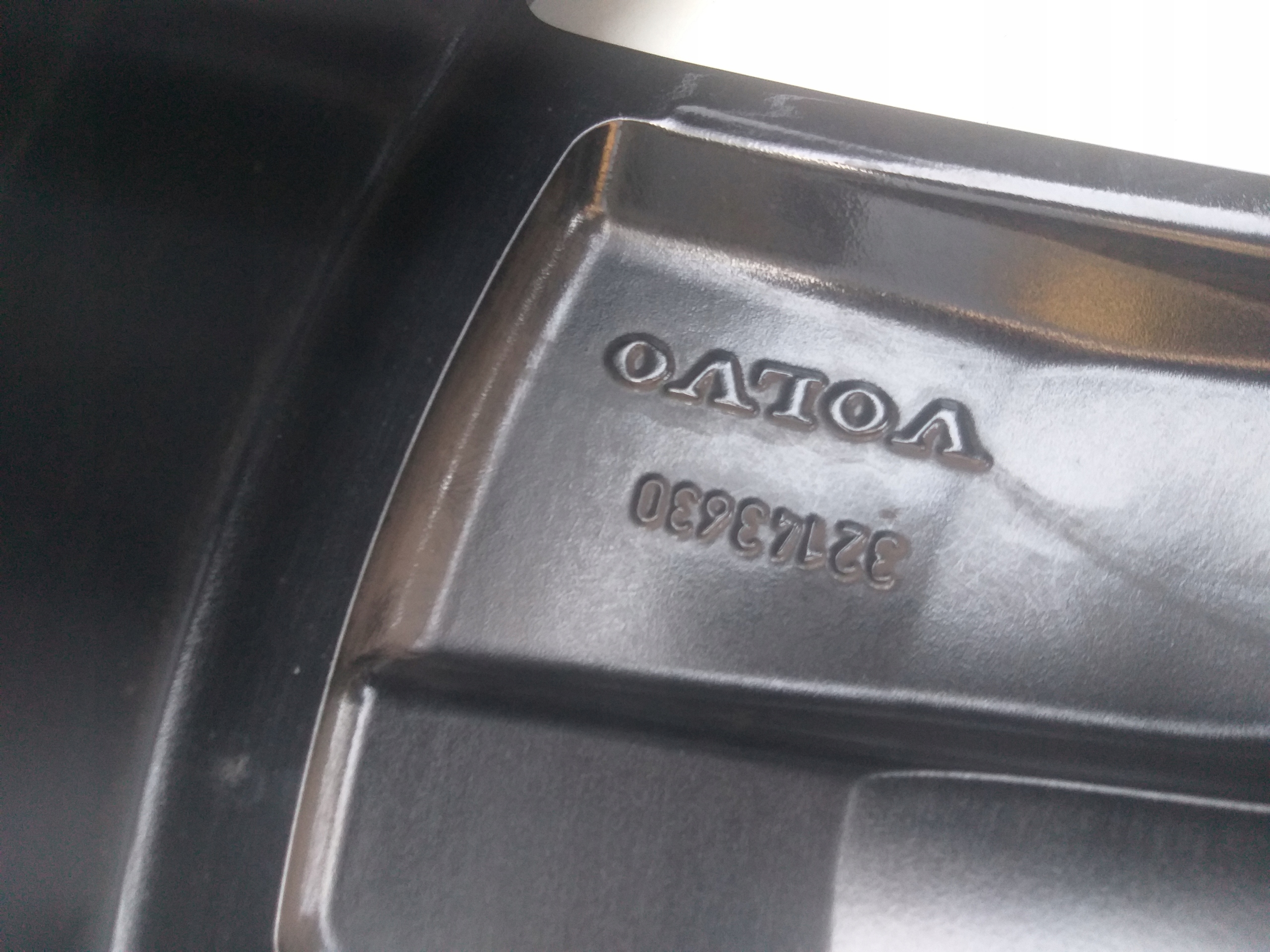 disk hliníkový VOLVO 5X108 20" 9J ET58,5 32143630
