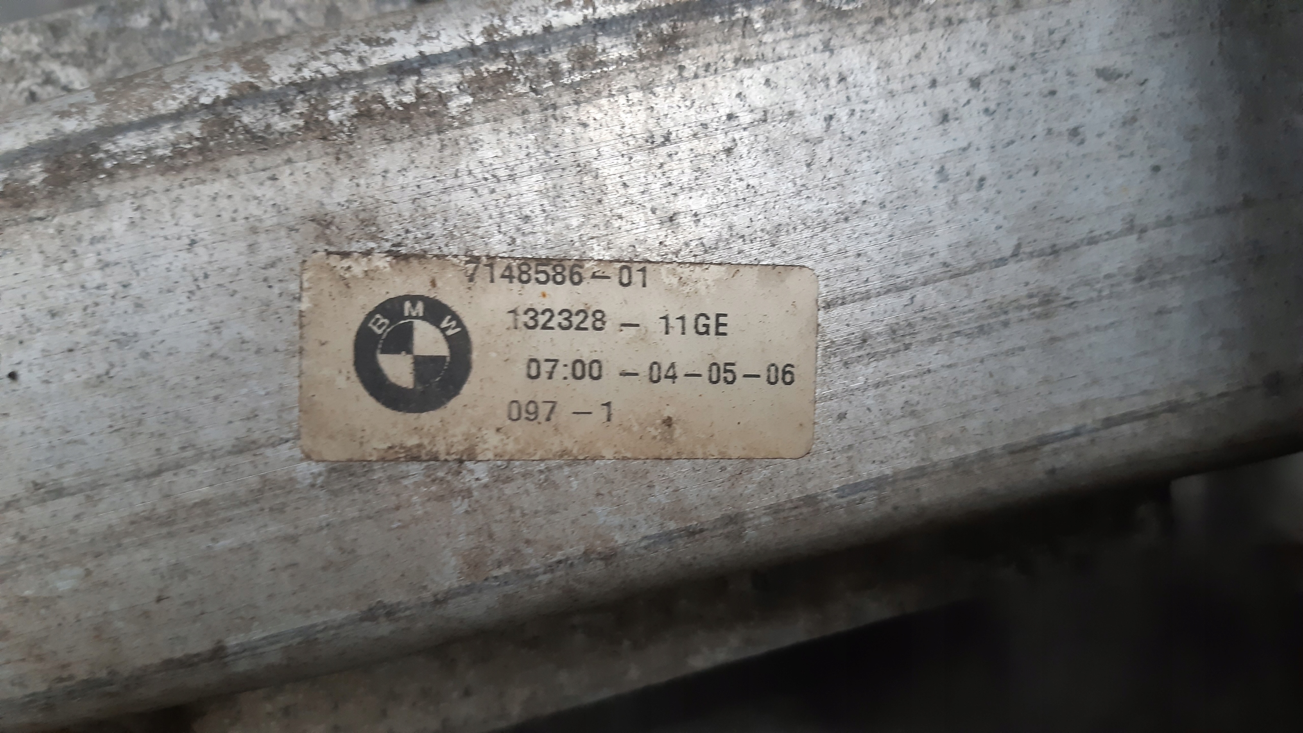 support panel for radiators pillar iron washers 7148586 BMW E61