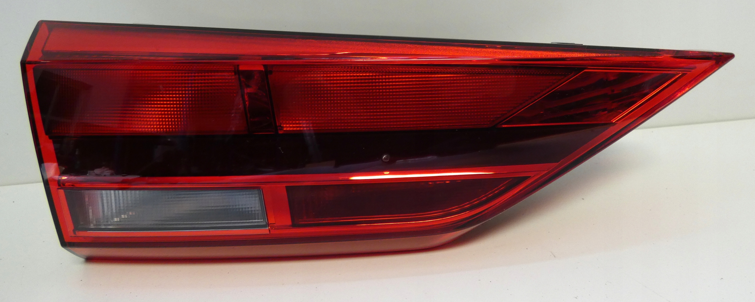 AUDI Q3 83A945075 2018- light rear part left rear