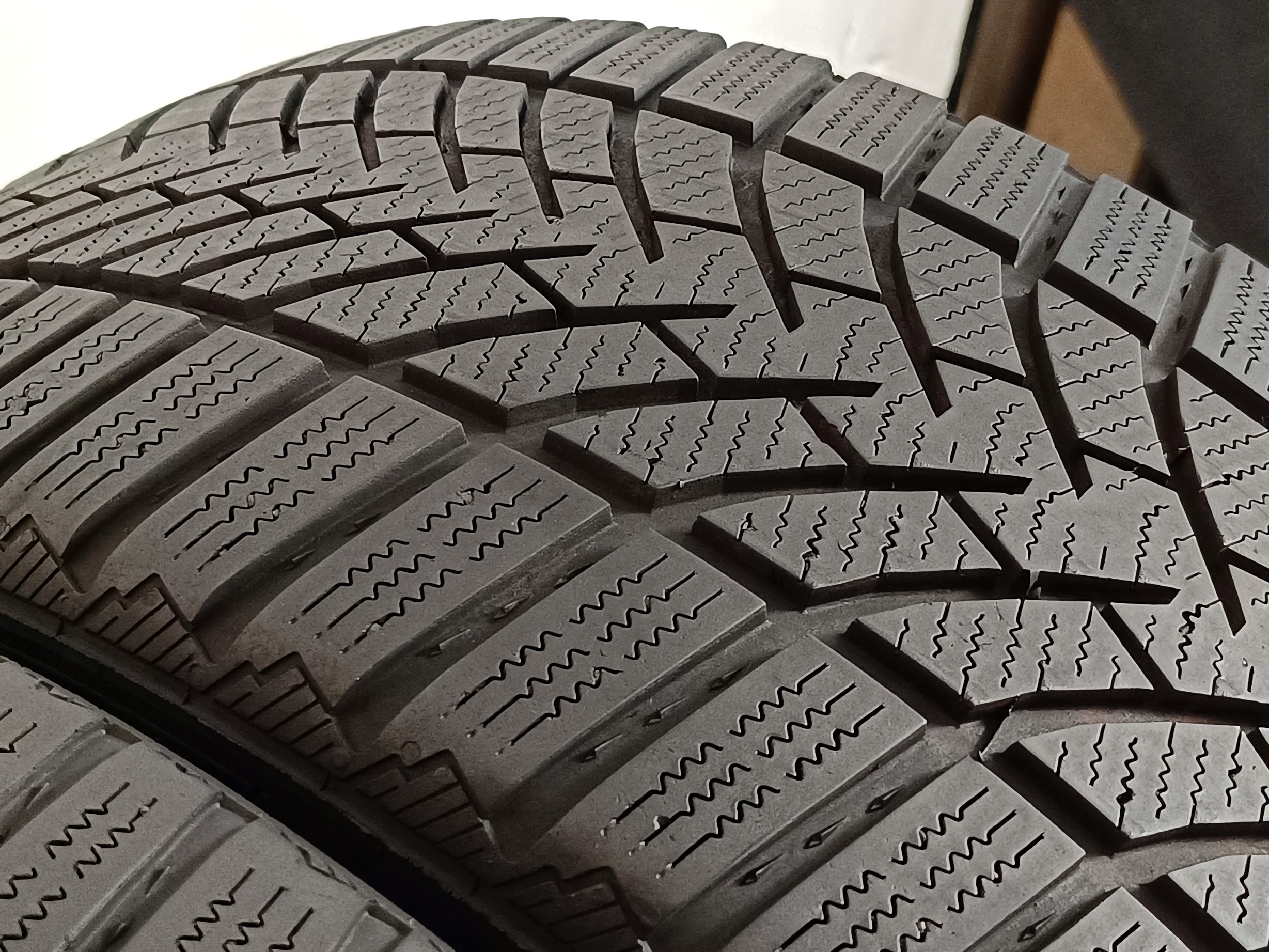 2x Semperit Speed-Grip 3 245/40 R18 Sezon zimowe