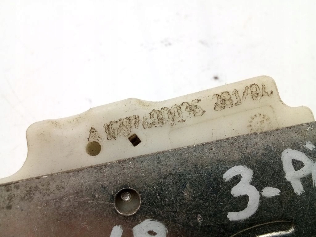 Mercedes A klasa W169 lock bonnet boot A1697400035 3 PIN