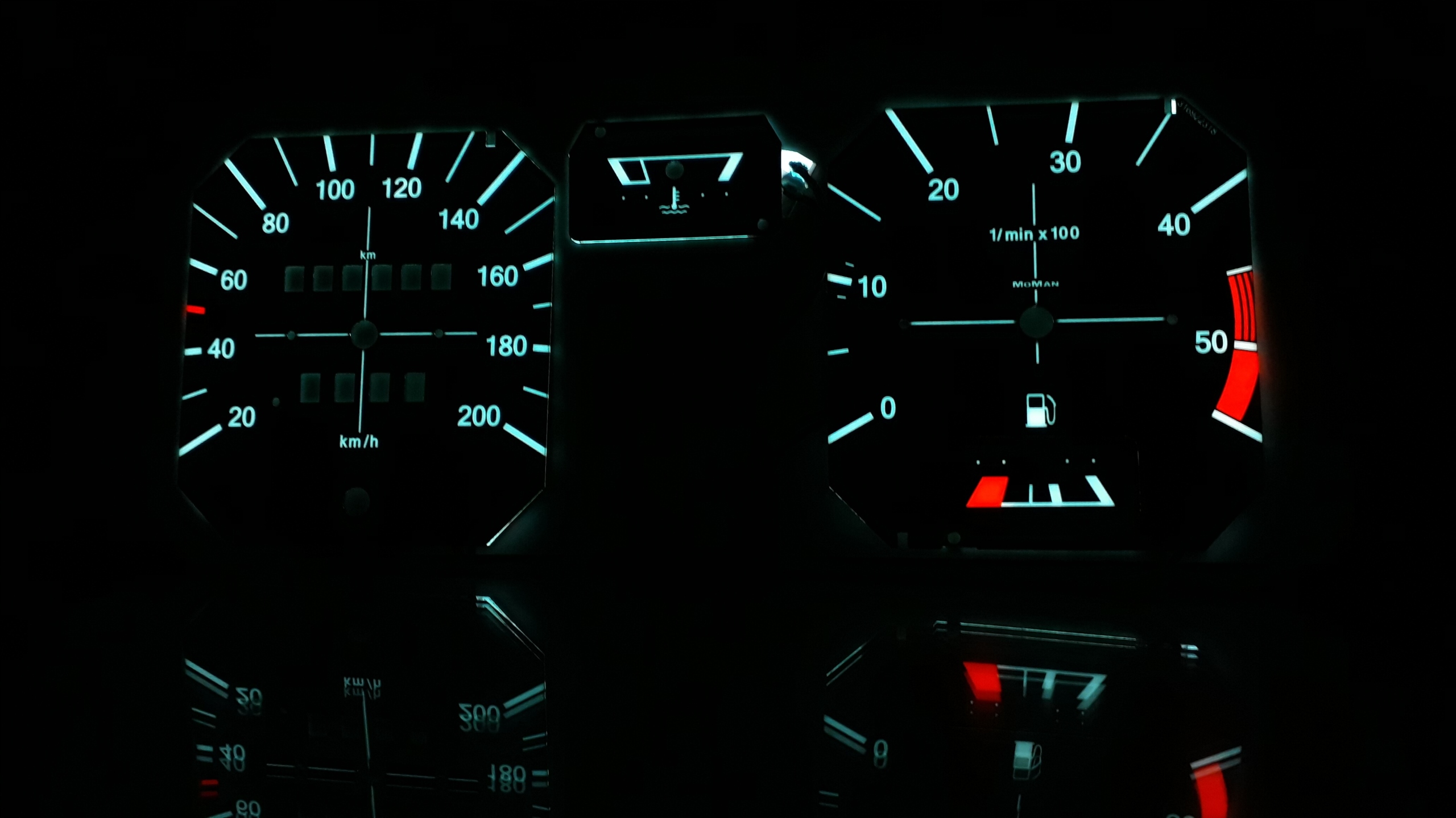 Volkswagen GOLF 1 Tarcze Licznika INDIGLO MoMan Producent Moman