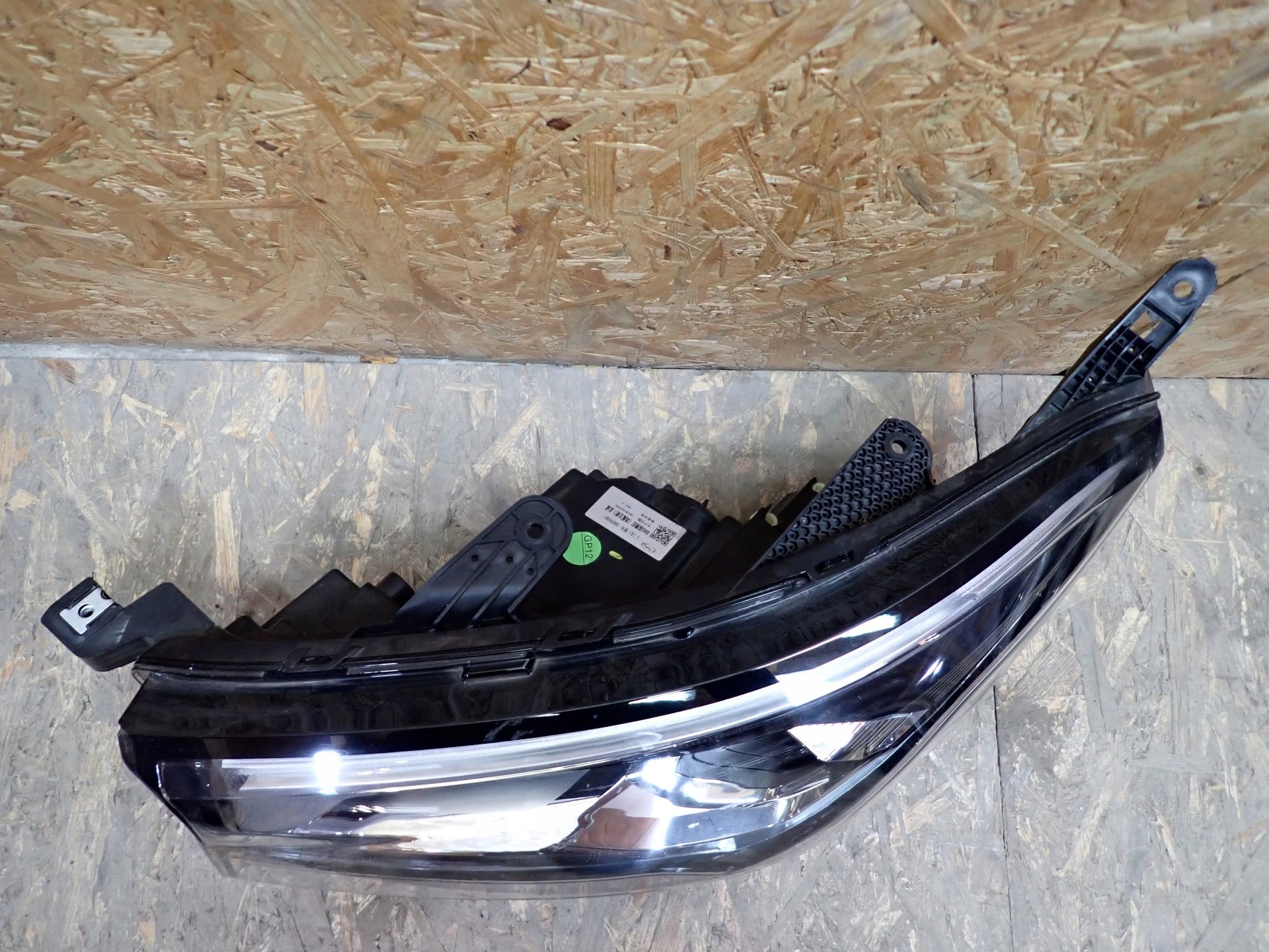 light left REFLEKTOR left MAXUS DELIVER 9 2020- C00295581